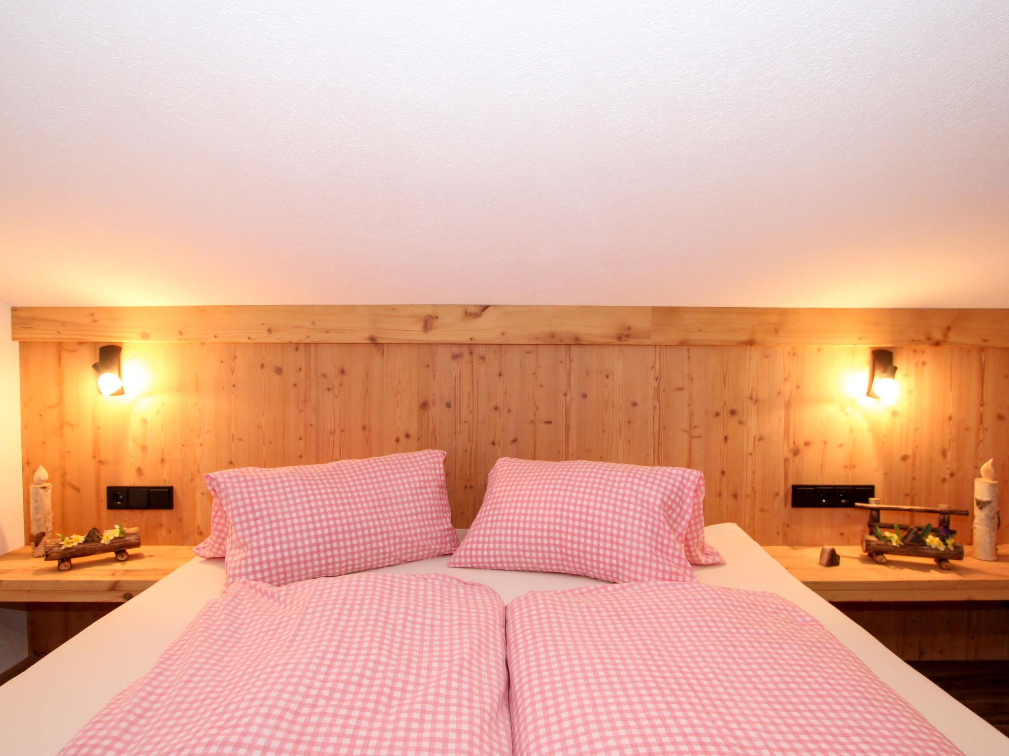 Foto 12 - Apartment mit 3 Schlafzimmern in Aschau im Zillertal mit blick auf die berge