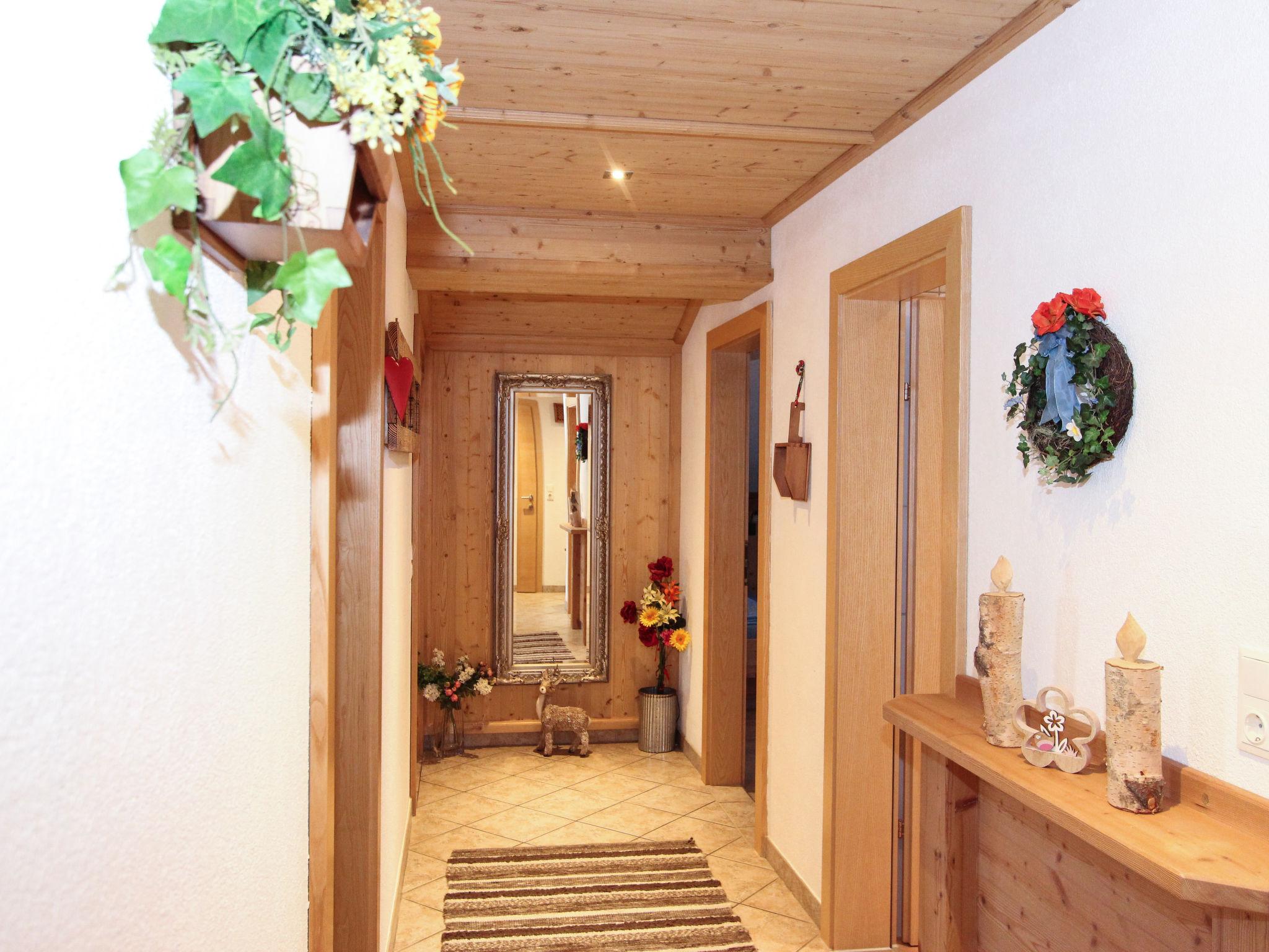 Foto 25 - Apartamento de 3 quartos em Aschau im Zillertal com vista para a montanha