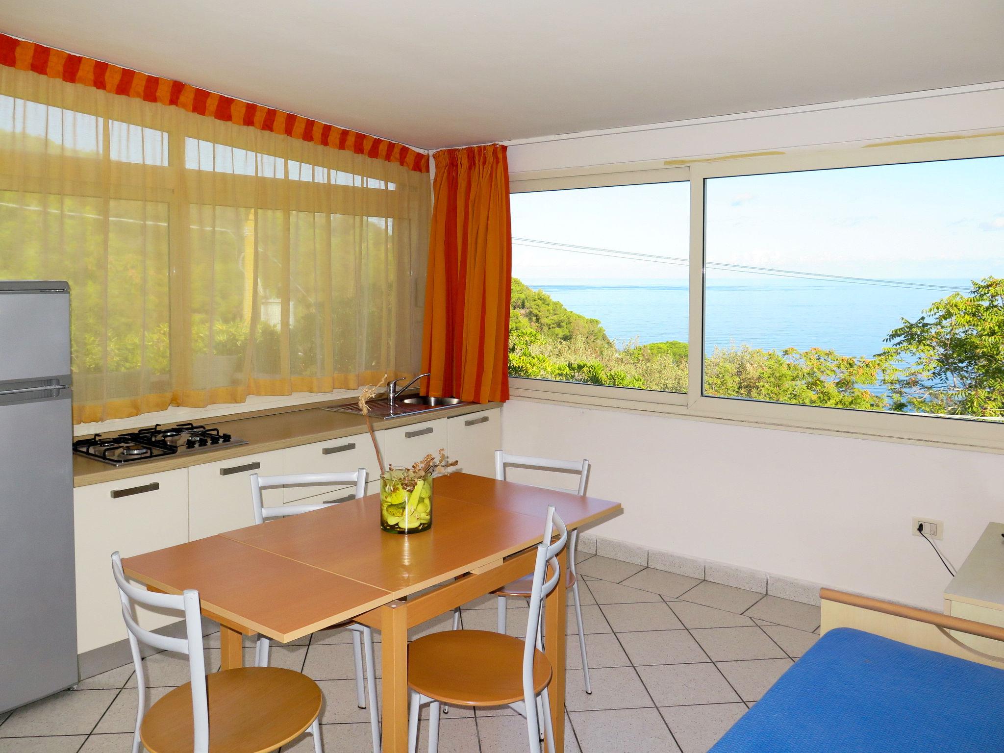 Photo 2 - 1 bedroom Apartment in Portoferraio with garden and terrace