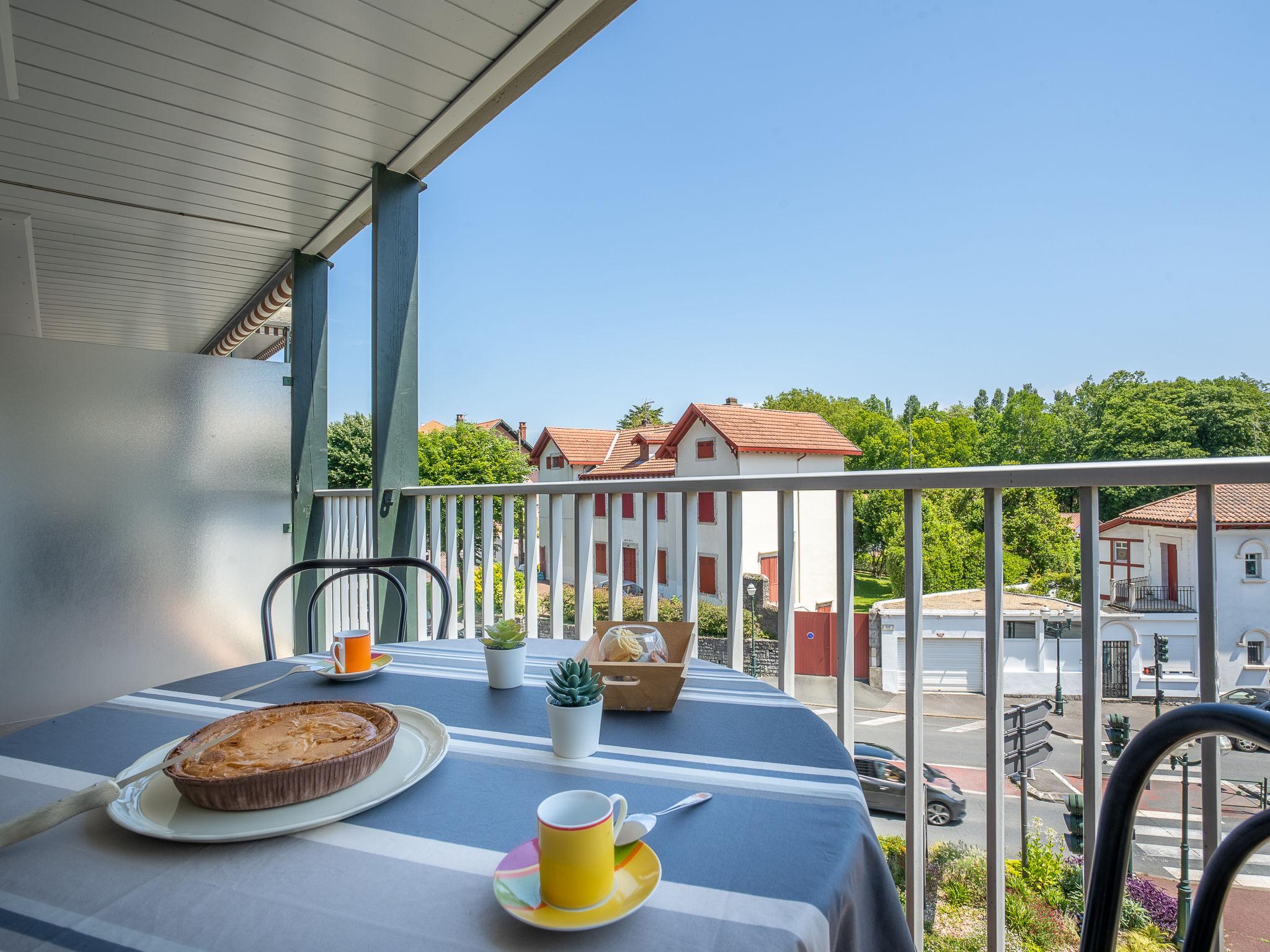 Photo 1 - Appartement de 2 chambres à Saint-Jean-de-Luz avec vues à la mer