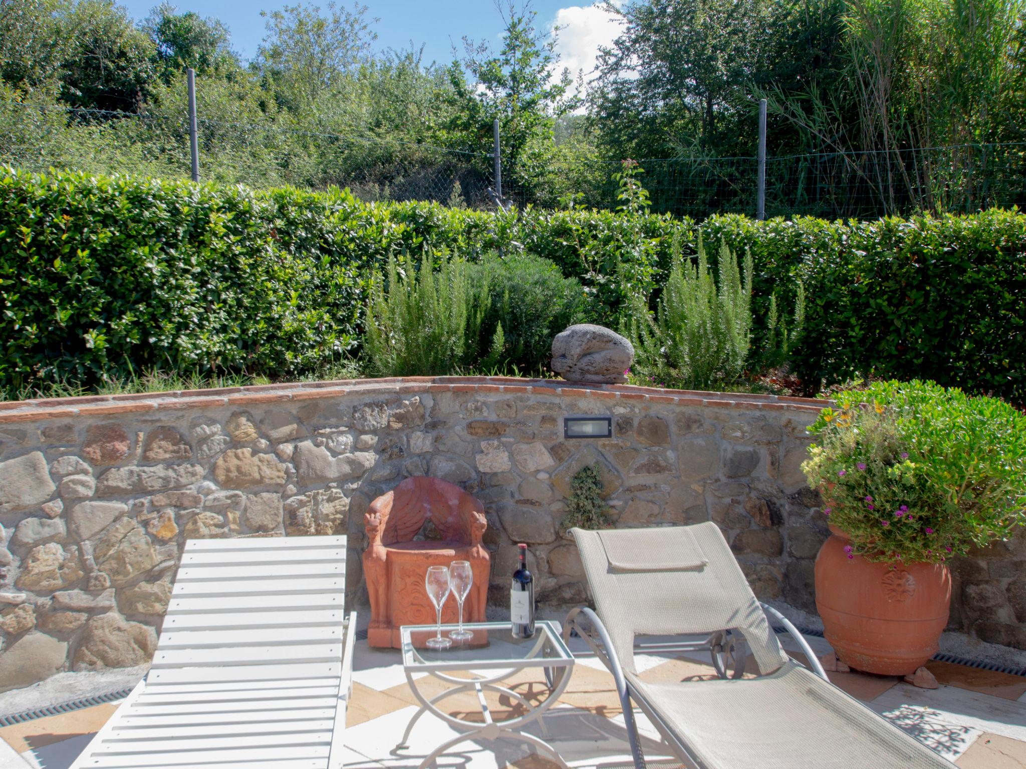 Photo 29 - 1 bedroom House in Pescia with private pool and garden