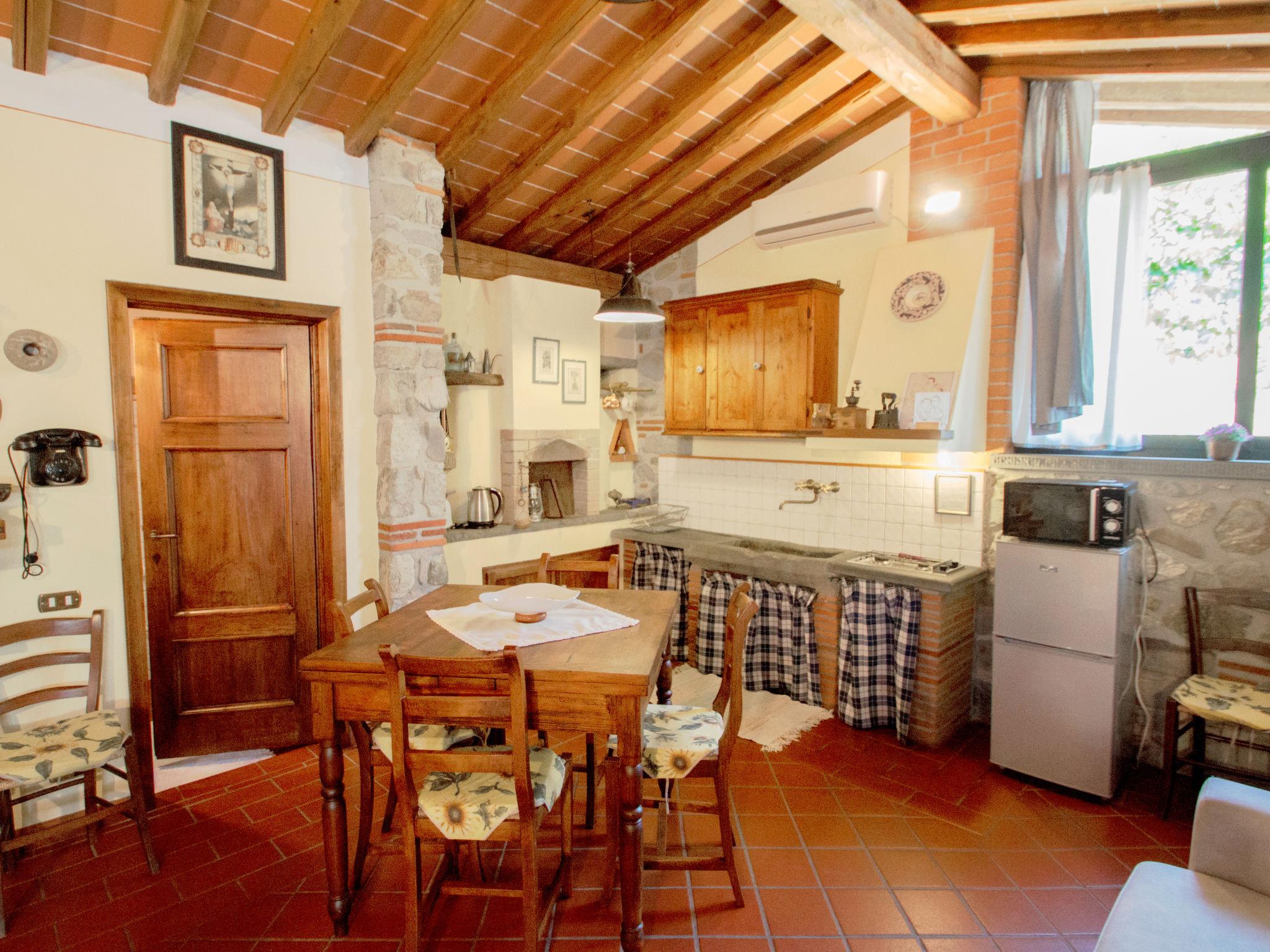 Photo 13 - 1 bedroom House in Pescia with private pool and garden