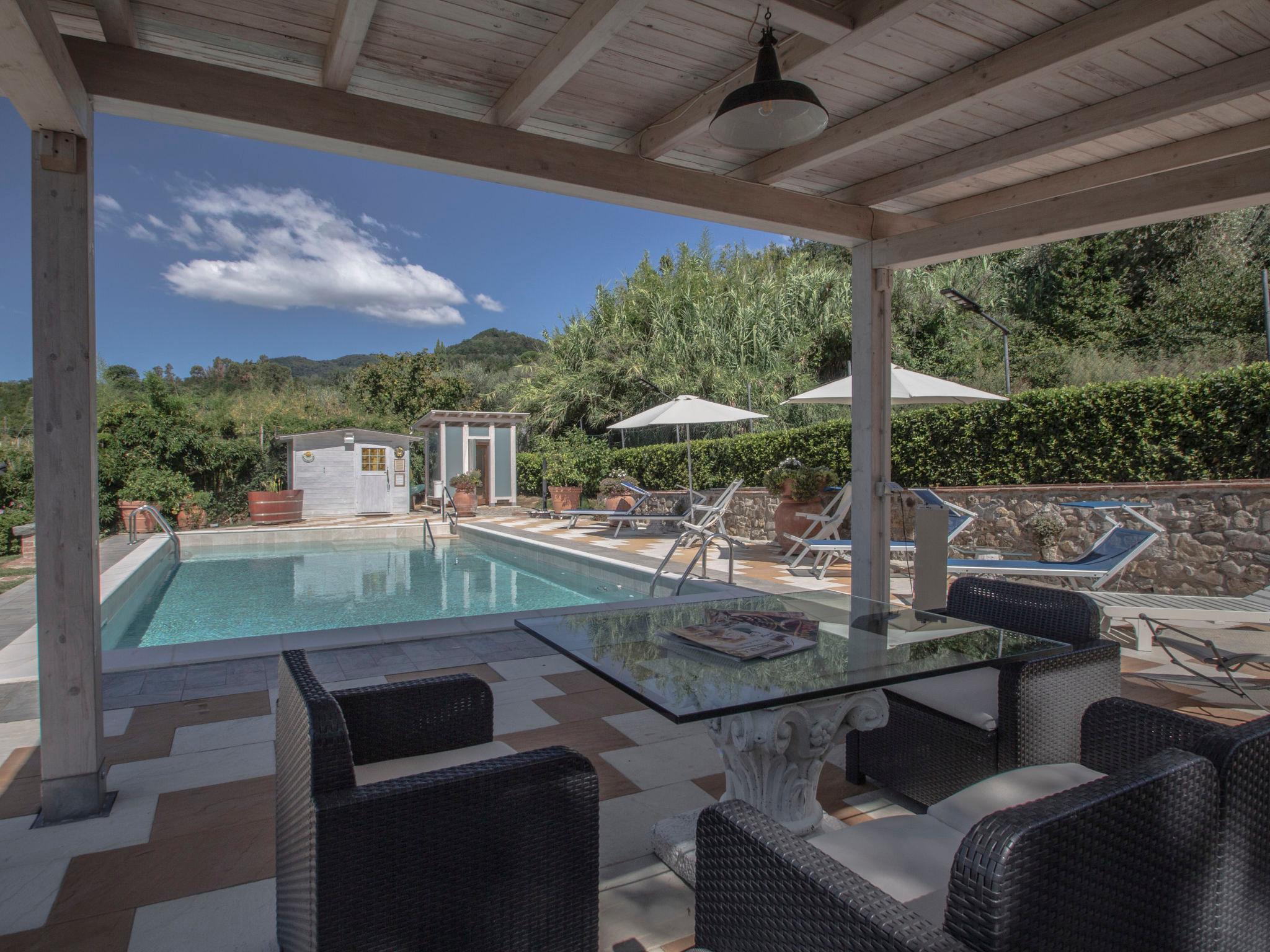 Foto 2 - Casa con 1 camera da letto a Pescia con piscina privata e giardino
