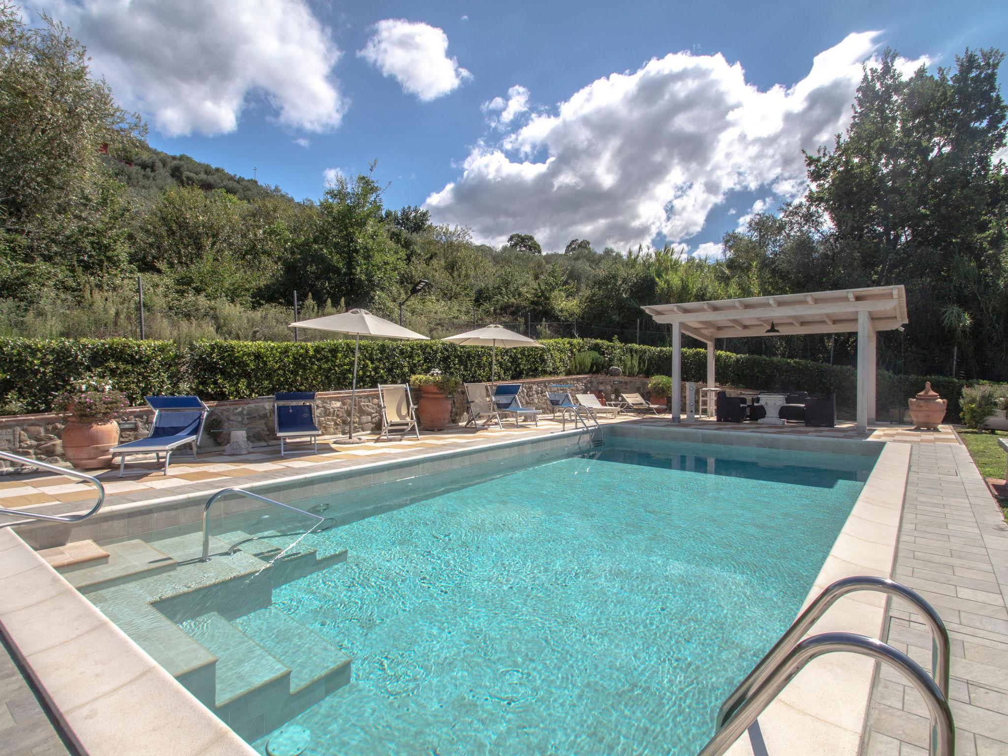 Photo 7 - Maison de 1 chambre à Pescia avec piscine privée et jardin