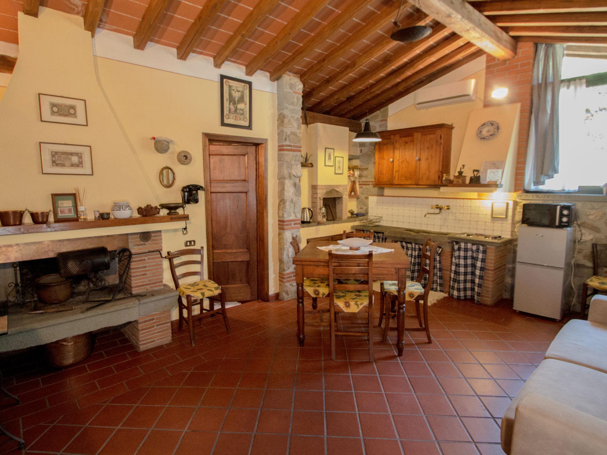 Photo 12 - 1 bedroom House in Pescia with private pool and garden