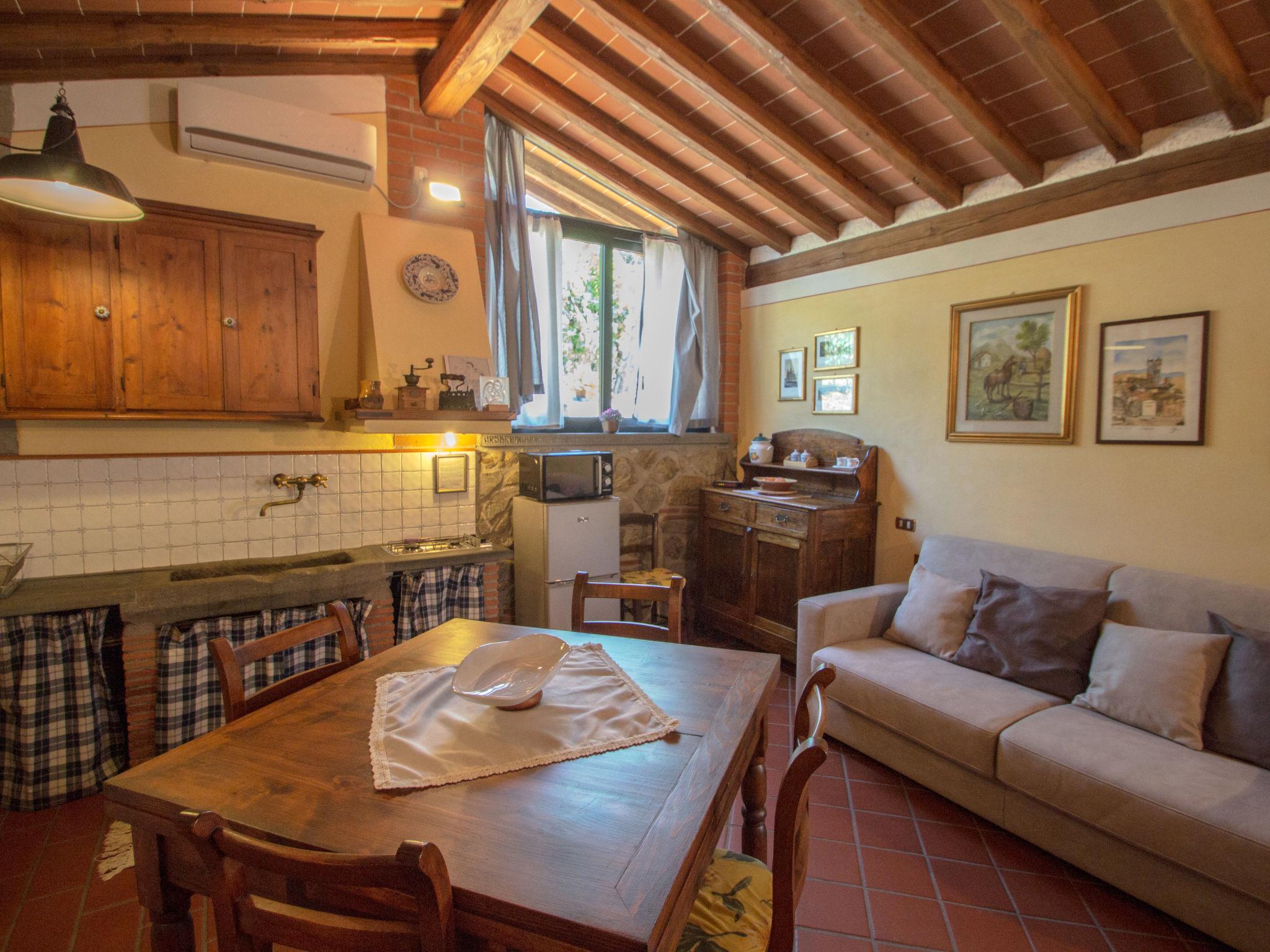 Photo 9 - 1 bedroom House in Pescia with private pool and garden