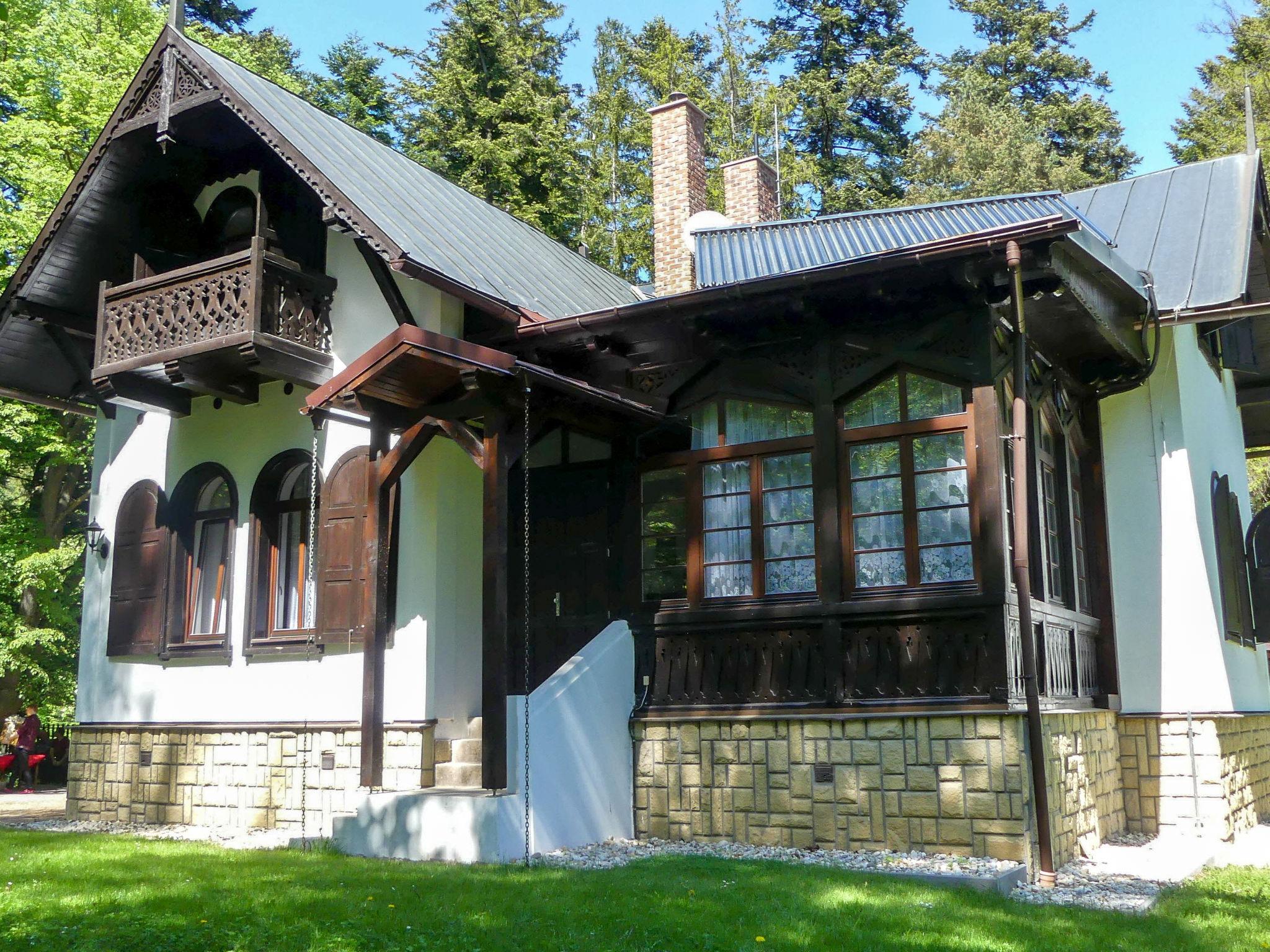 Foto 14 - Casa de 6 habitaciones en Vysoké Tatry con jardín y vistas a la montaña