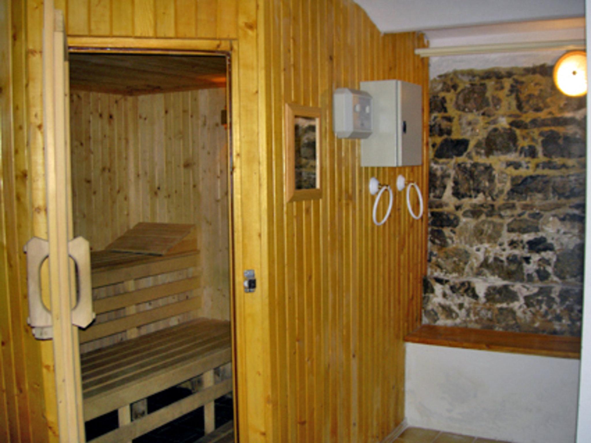 Foto 5 - Casa de 6 habitaciones en Vysoké Tatry con jardín y sauna