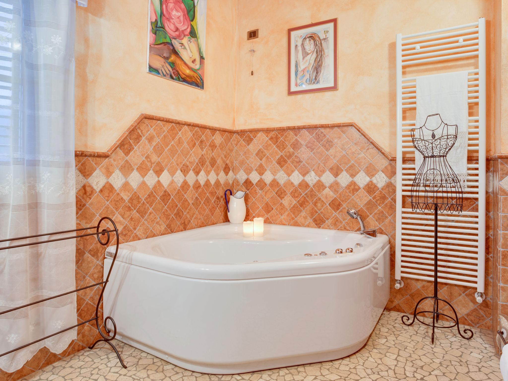 Foto 16 - Casa con 2 camere da letto a Capannori con piscina privata e giardino