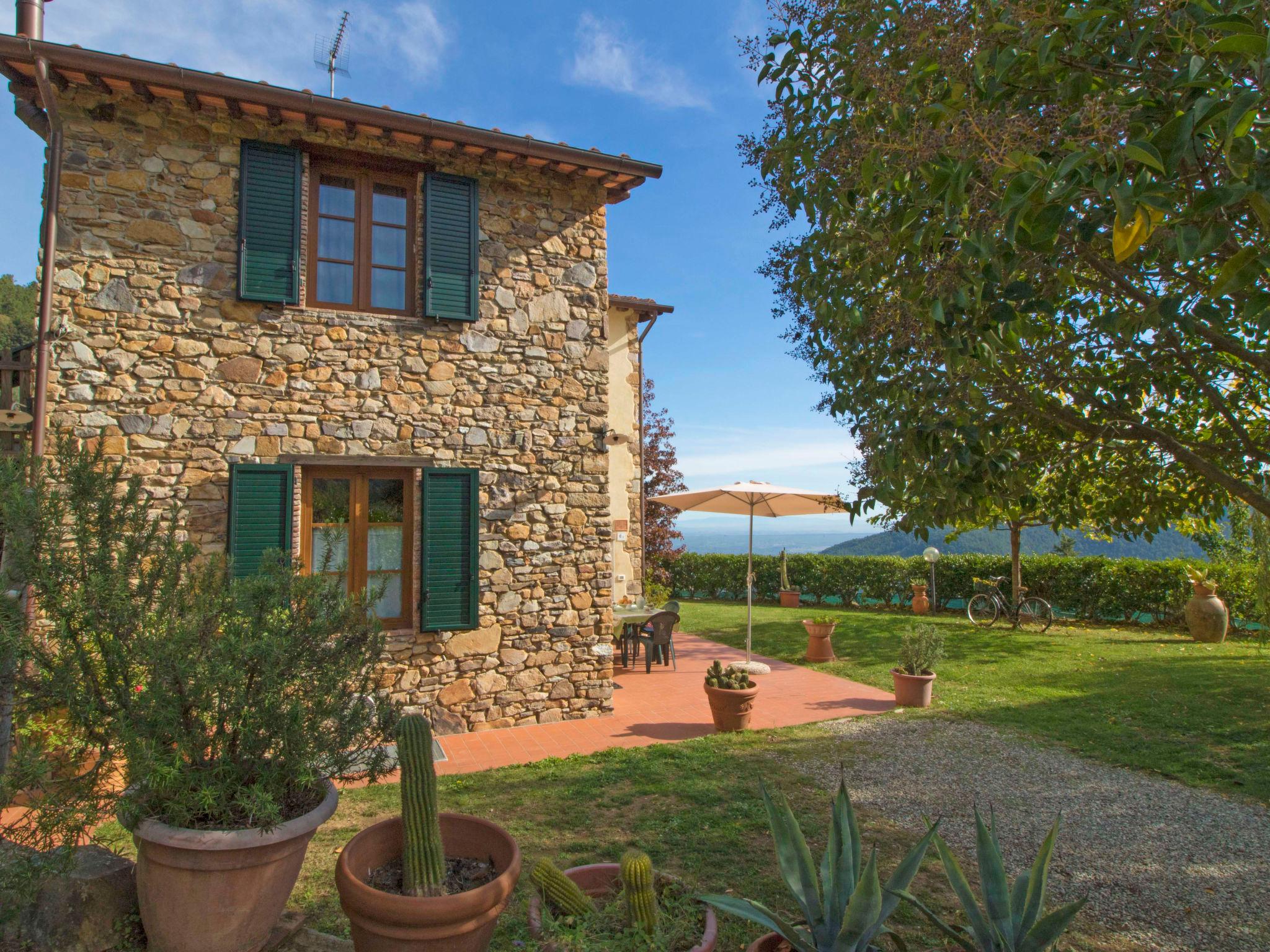 Photo 1 - Maison de 2 chambres à Capannori avec piscine privée et jardin