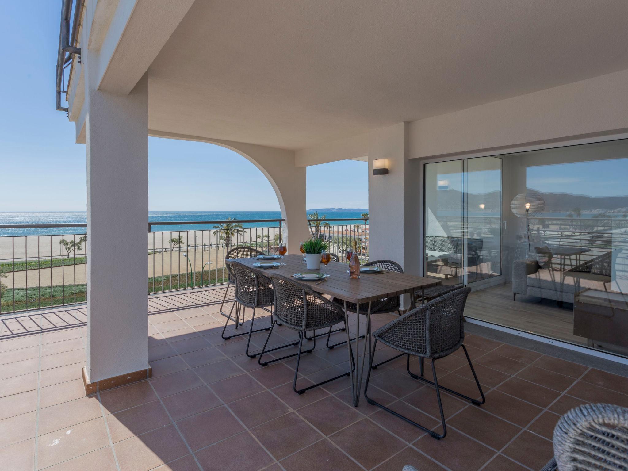 Foto 1 - Apartamento de 2 quartos em Castelló d'Empúries com jardim e vistas do mar