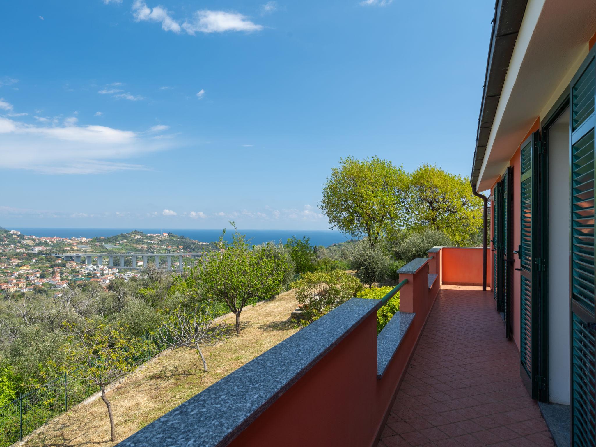 Photo 3 - 4 bedroom House in Imperia with garden and sea view