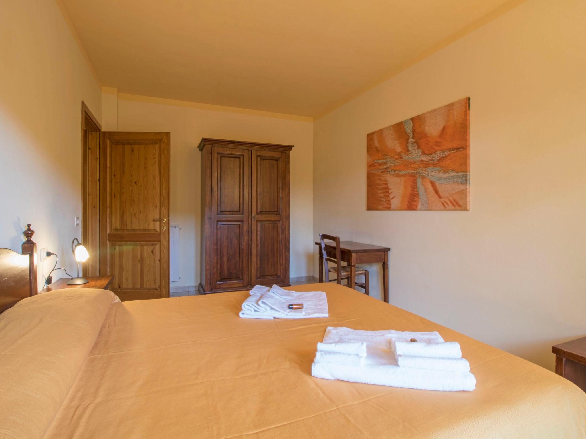 Photo 13 - 2 bedroom Apartment in Sorano with swimming pool and garden