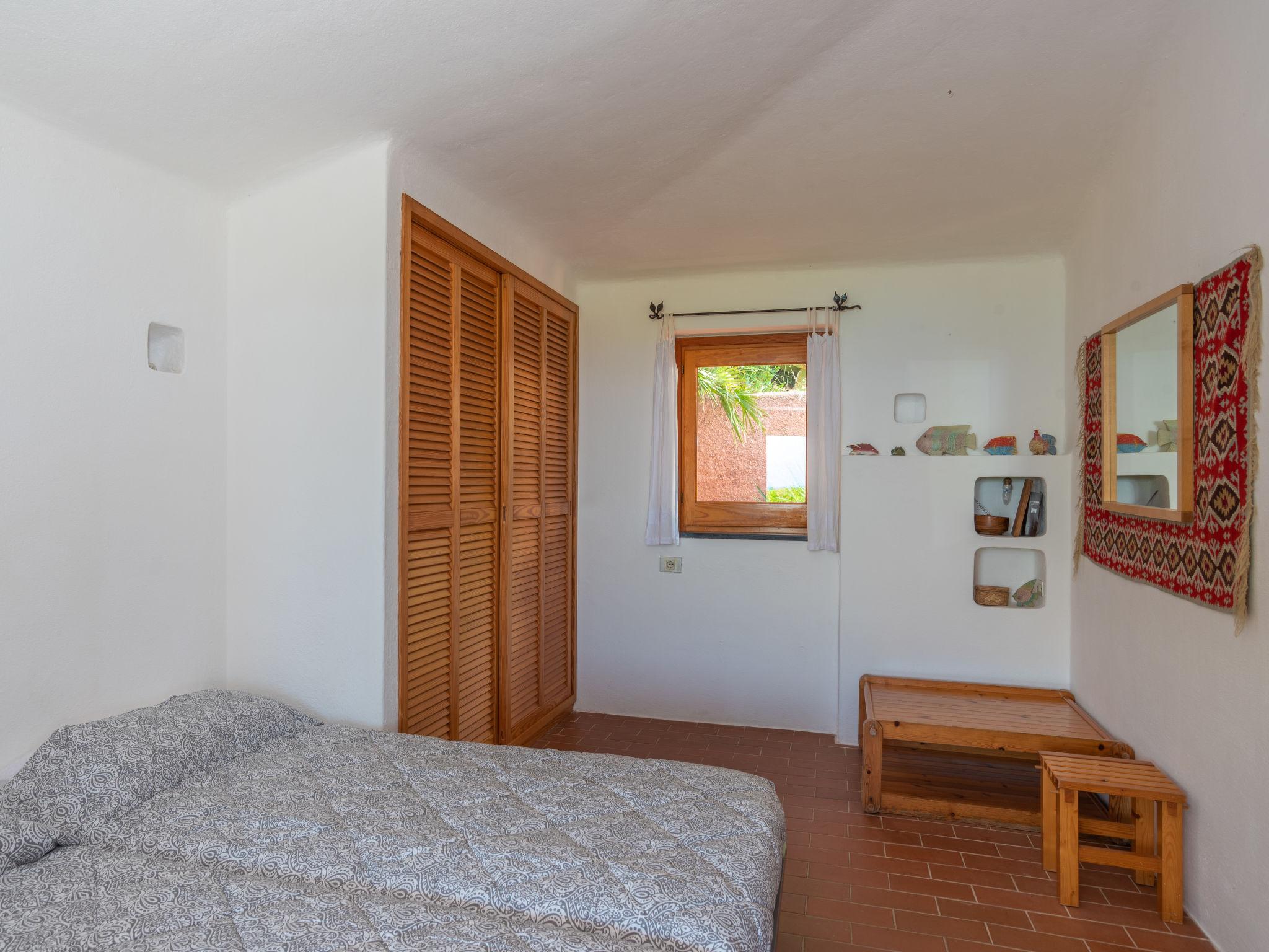 Foto 13 - Casa con 4 camere da letto a Aglientu con piscina privata e vista mare