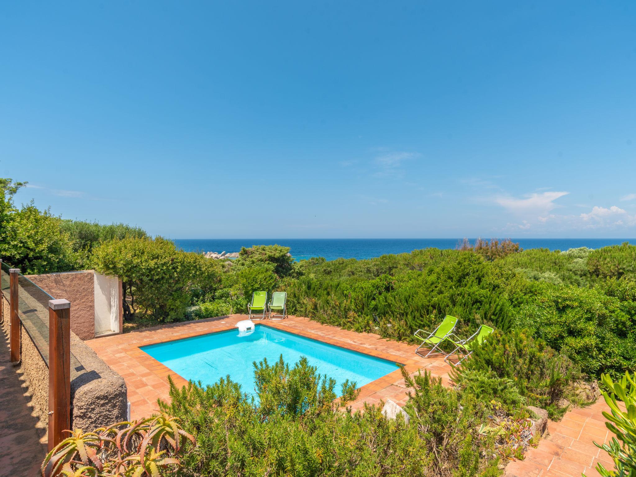Foto 3 - Casa de 4 habitaciones en Aglientu con piscina privada y vistas al mar