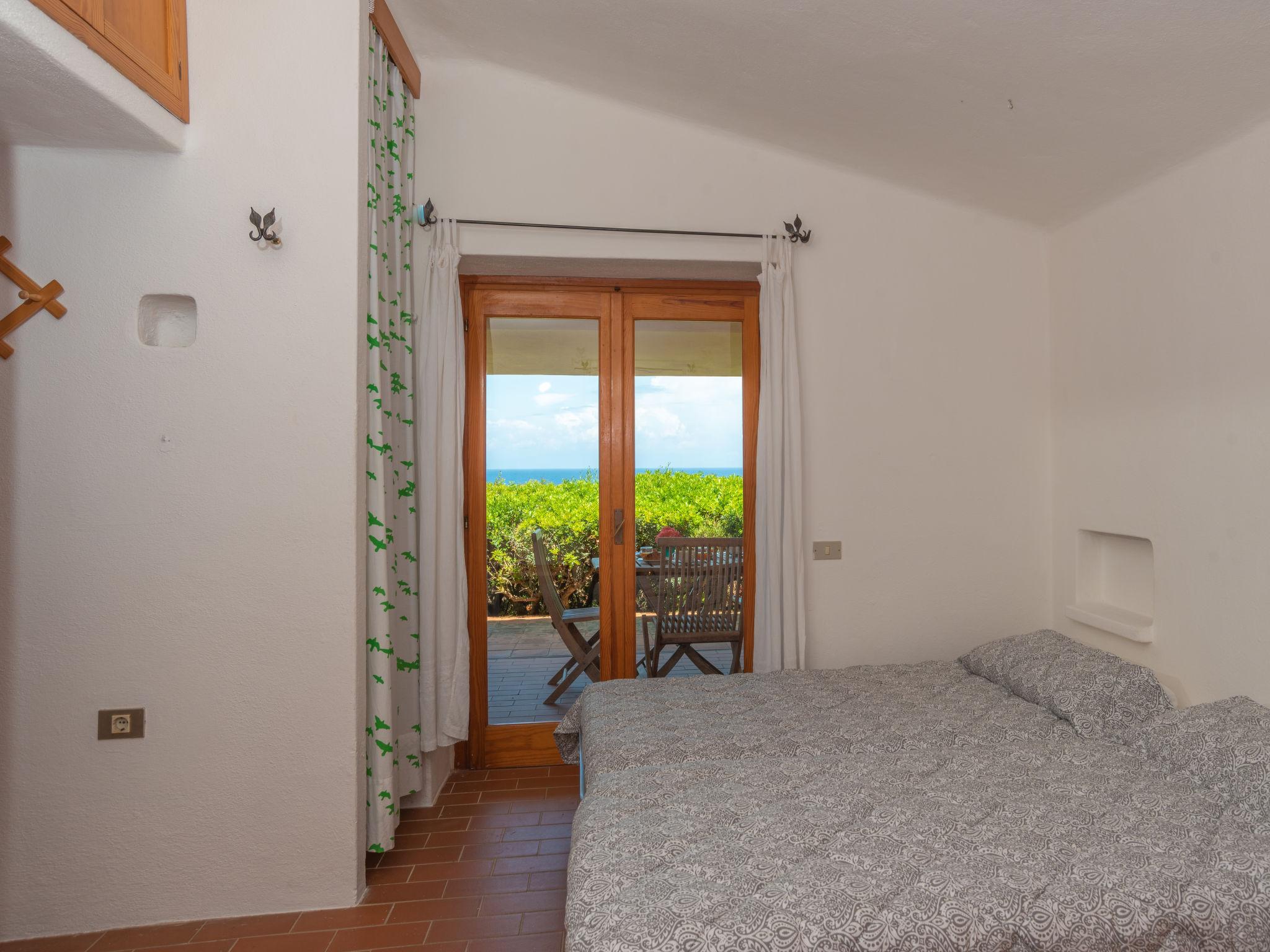 Foto 14 - Casa con 4 camere da letto a Aglientu con piscina privata e vista mare