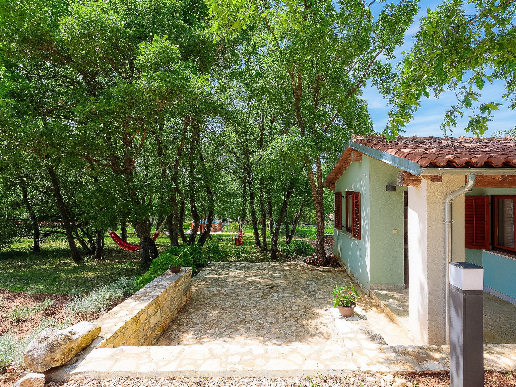 Photo 2 - Maison de 2 chambres à Marčana avec piscine privée et jardin