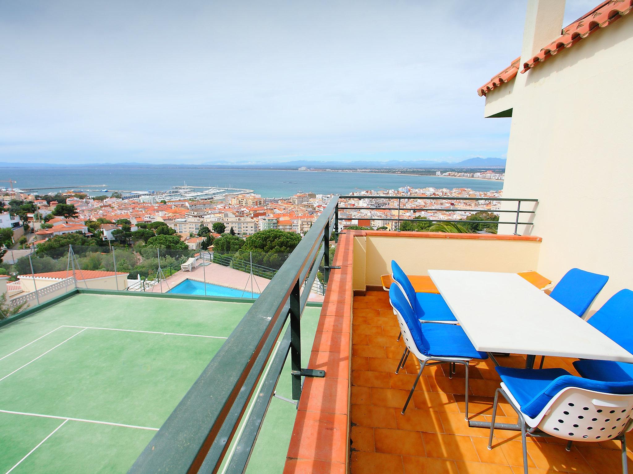 Foto 2 - Apartamento de 3 habitaciones en Roses con piscina y vistas al mar