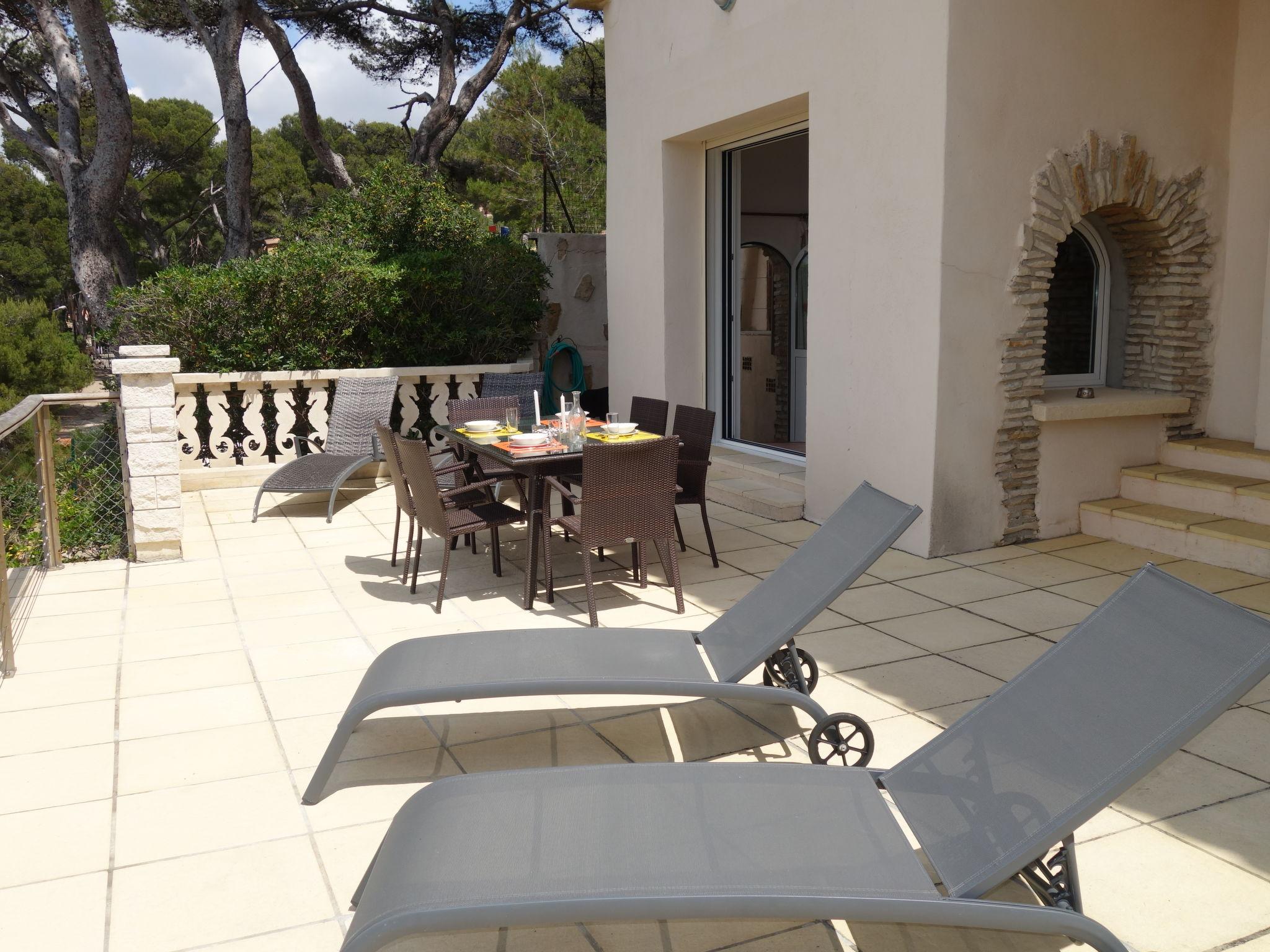 Photo 14 - 2 bedroom Apartment in Saint-Cyr-sur-Mer with terrace and sea view