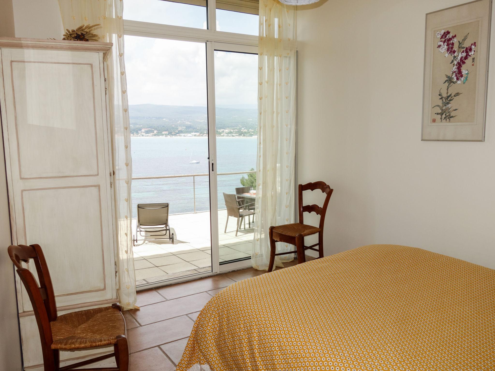 Photo 9 - 2 bedroom Apartment in Saint-Cyr-sur-Mer with terrace and sea view