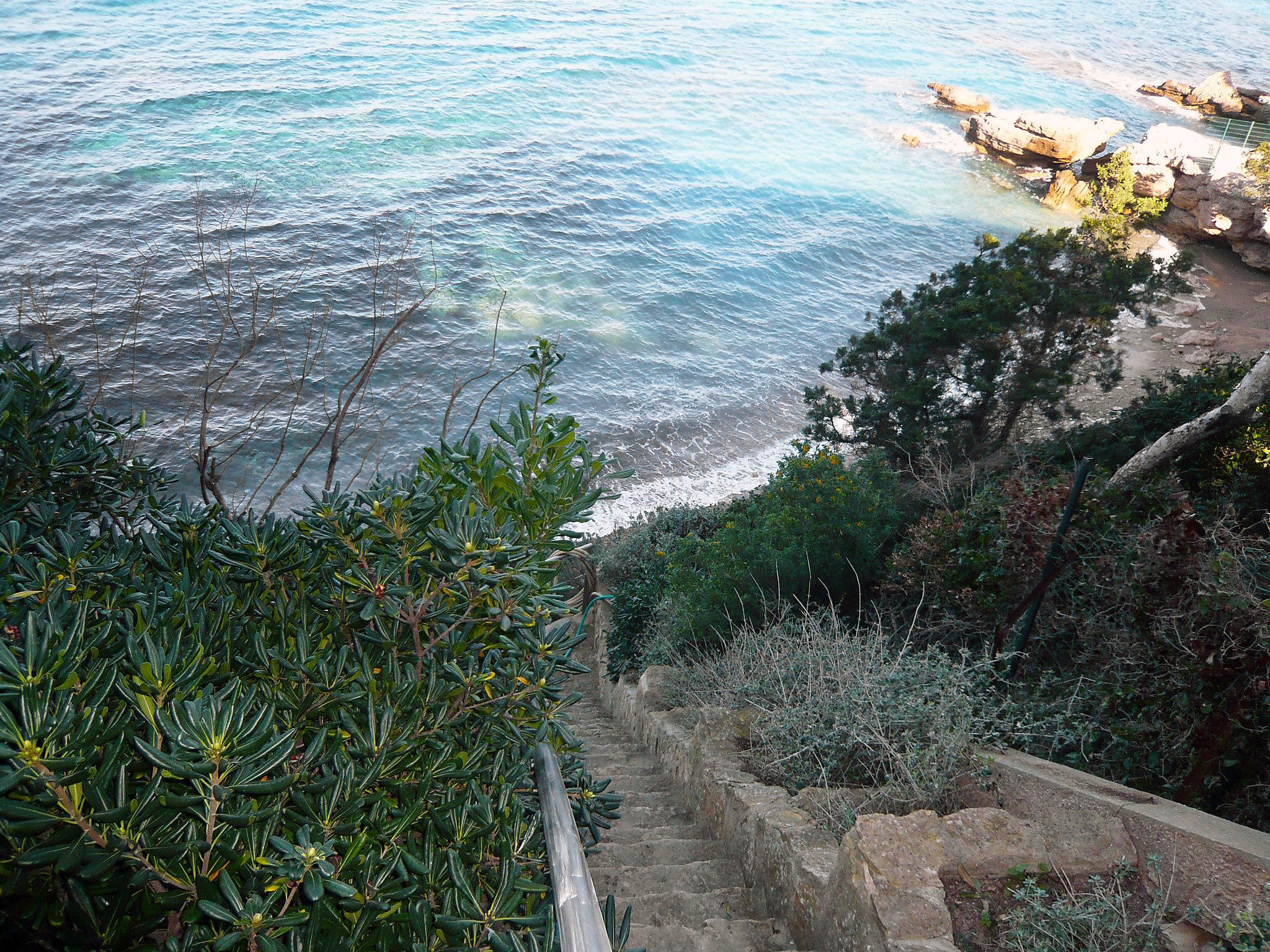 Foto 21 - Appartamento con 2 camere da letto a Saint-Cyr-sur-Mer con terrazza e vista mare