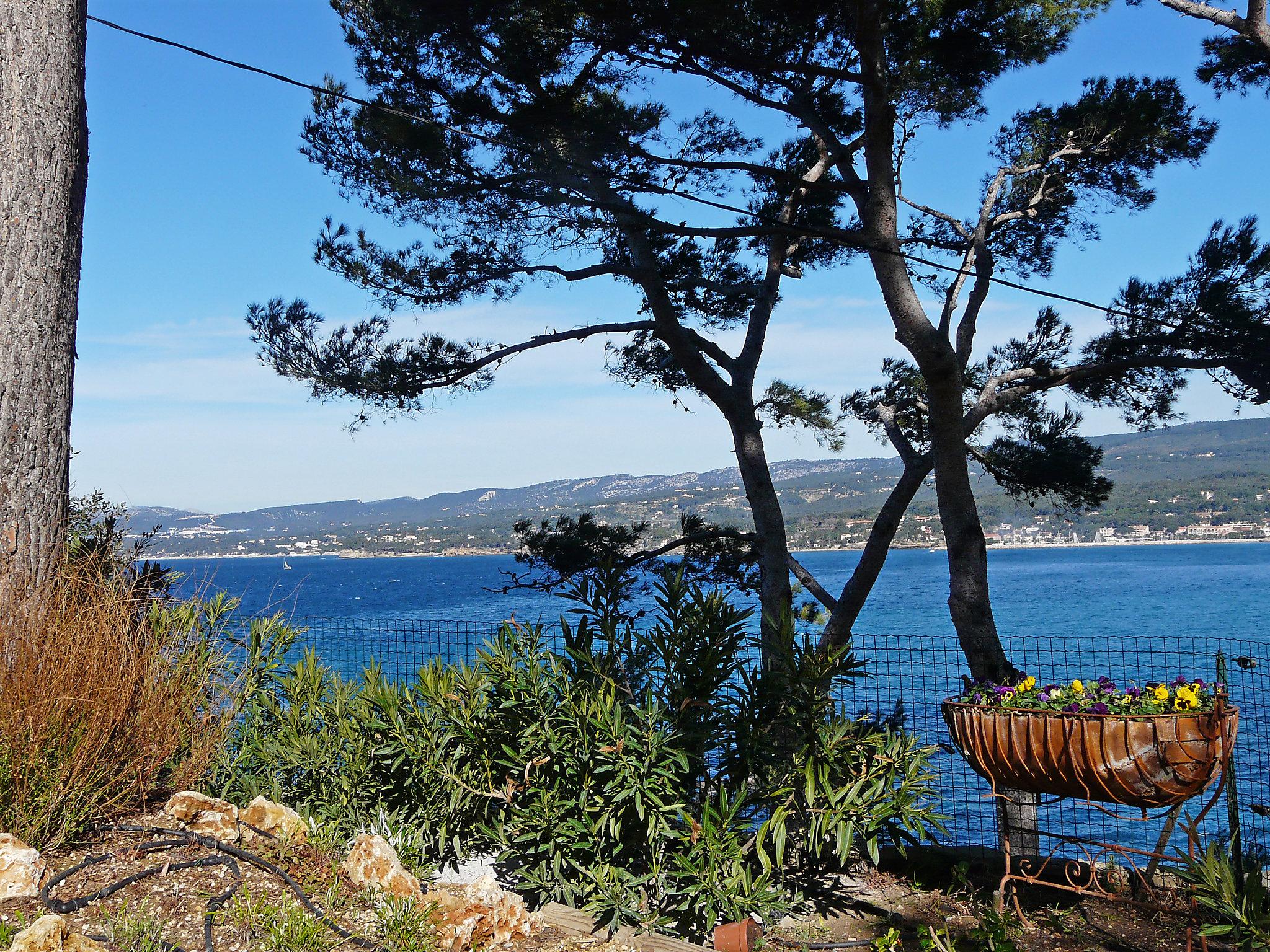 Foto 5 - Apartamento de 2 quartos em Saint-Cyr-sur-Mer com terraço e vistas do mar