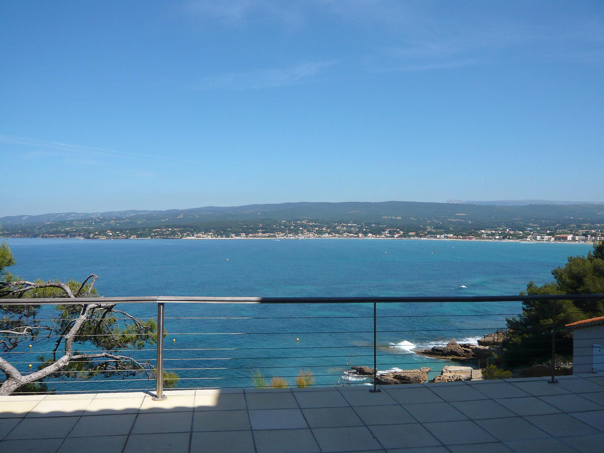 Foto 1 - Apartamento de 2 quartos em Saint-Cyr-sur-Mer com terraço e vistas do mar