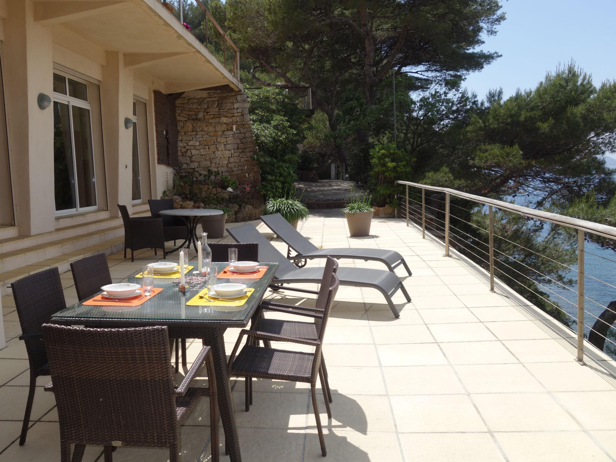 Foto 13 - Apartment mit 2 Schlafzimmern in Saint-Cyr-sur-Mer mit terrasse und blick aufs meer