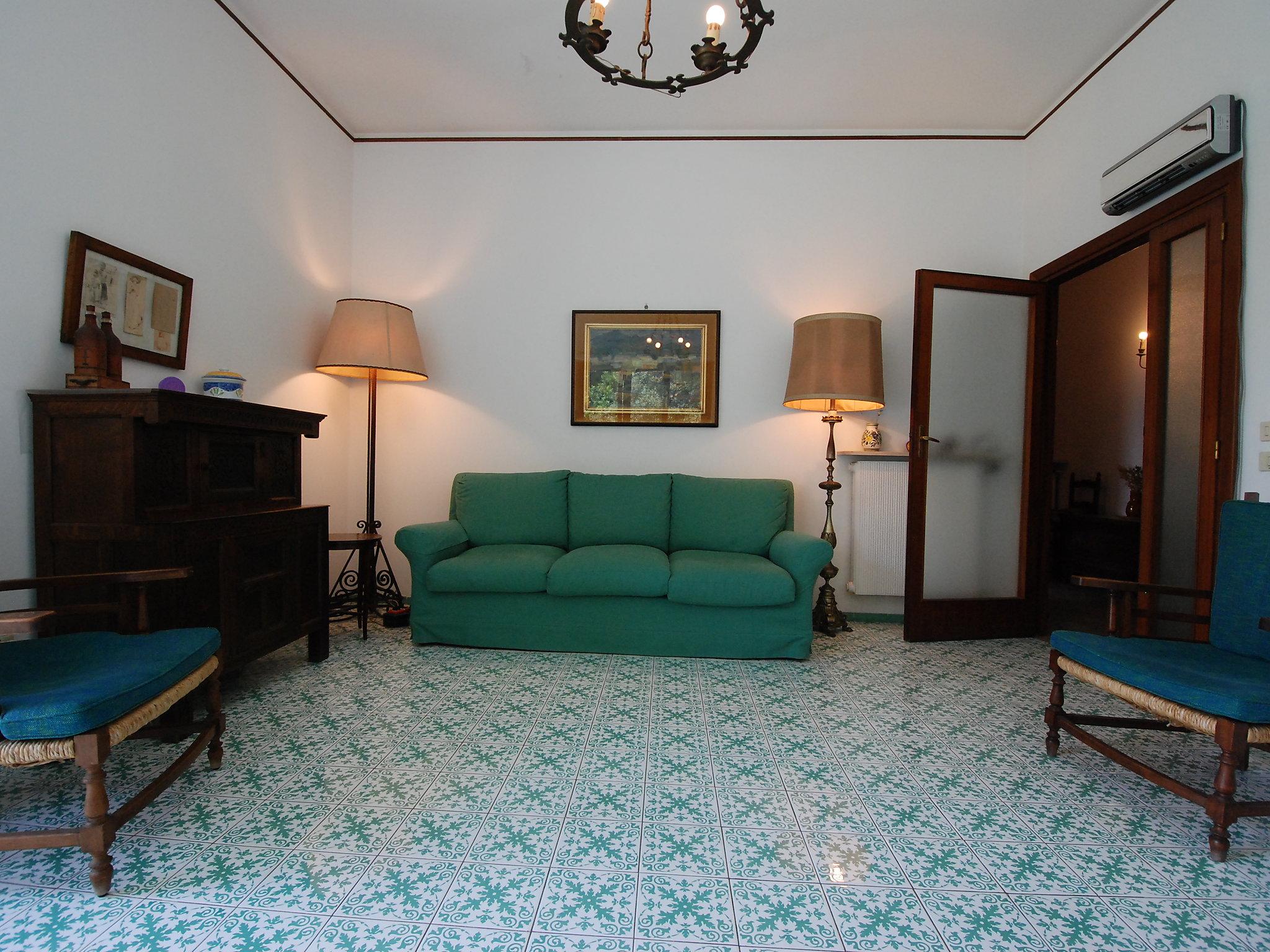 Foto 6 - Appartamento con 3 camere da letto a Sorrento con giardino e vista mare