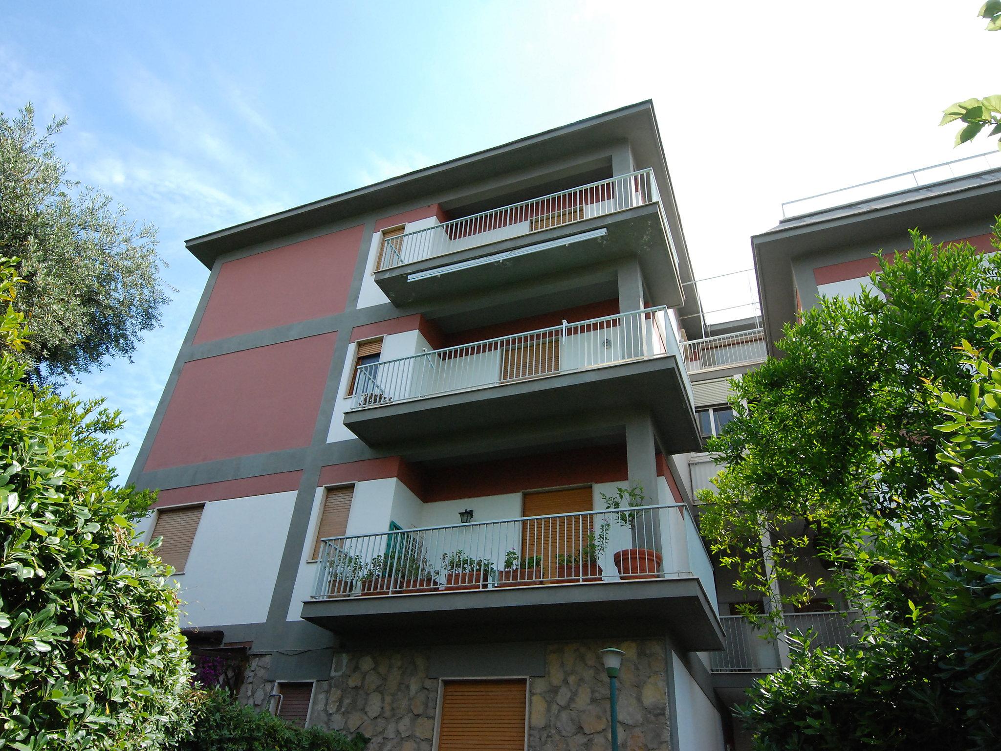 Foto 1 - Apartamento de 3 quartos em Sorrento com jardim e vistas do mar