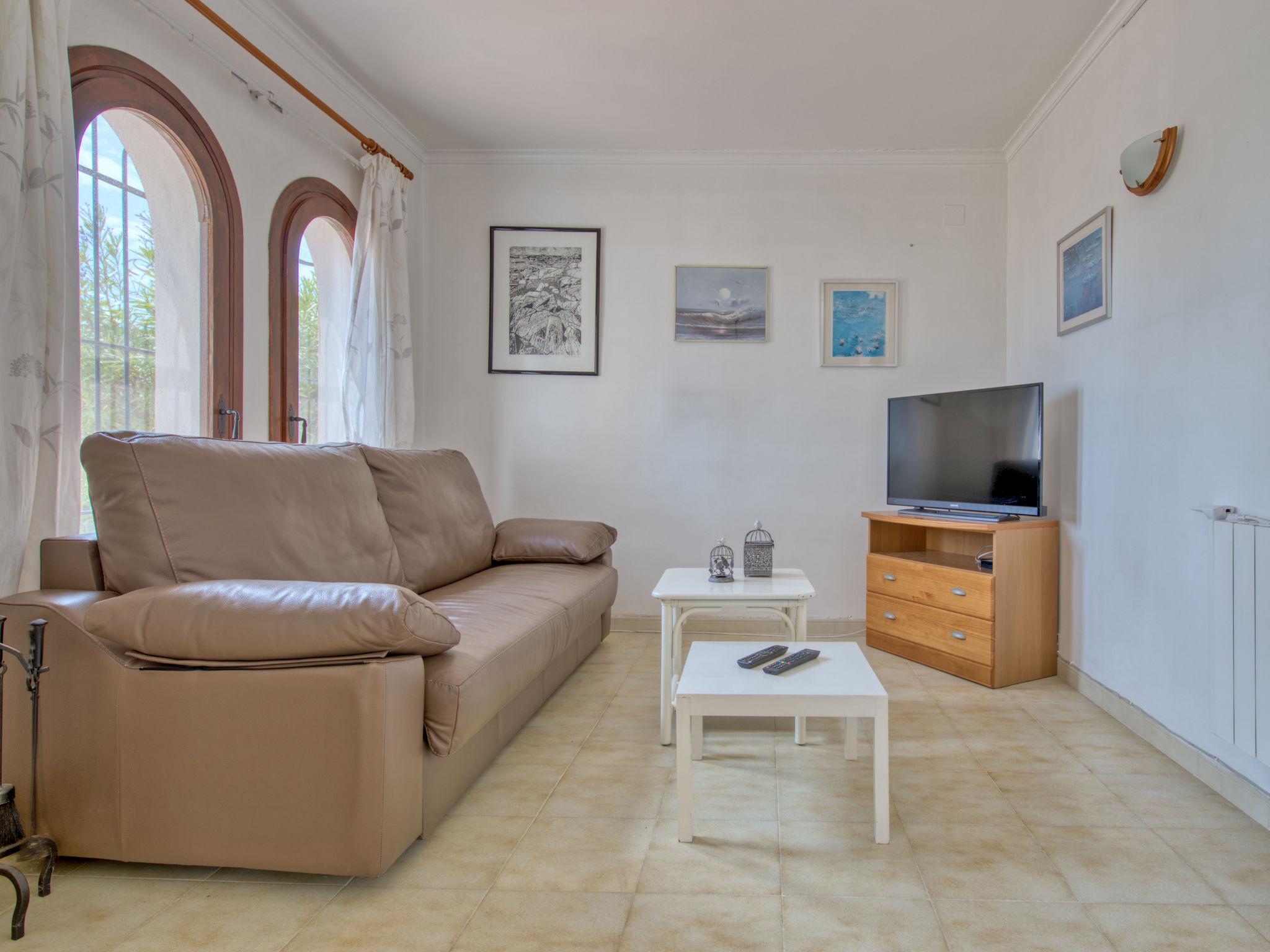 Photo 3 - Maison de 2 chambres à Calp avec piscine et vues à la mer