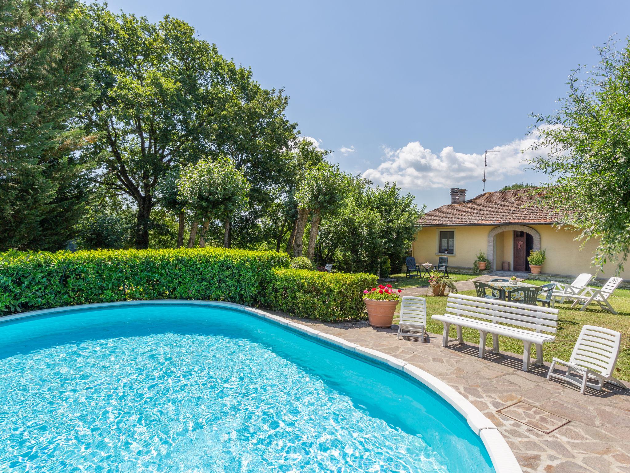 Foto 1 - Casa de 4 habitaciones en Vicchio con piscina privada y jardín