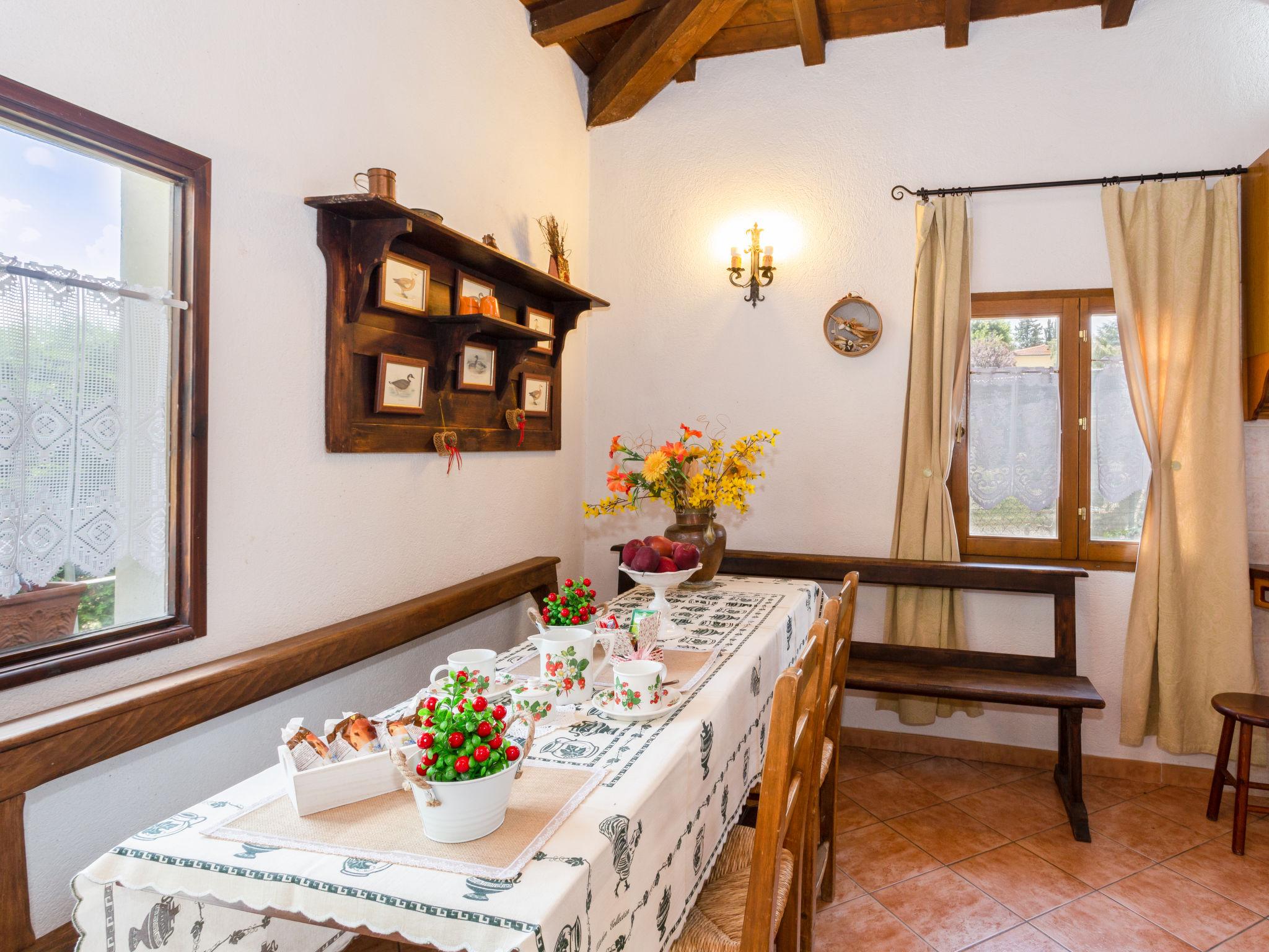 Photo 12 - 4 bedroom House in Vicchio with private pool and garden