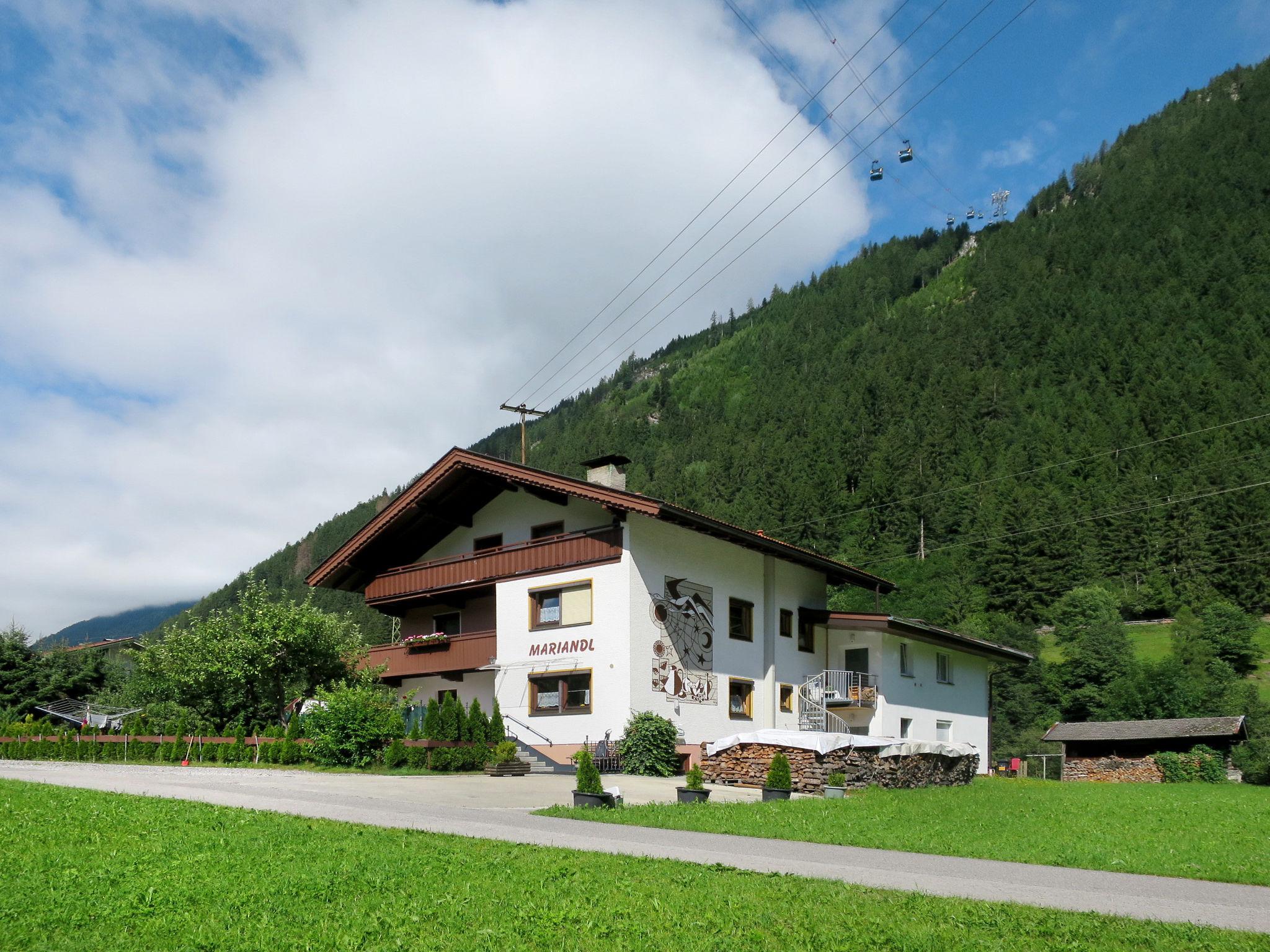 Photo 3 - Maison de 16 chambres à Mayrhofen avec vues sur la montagne