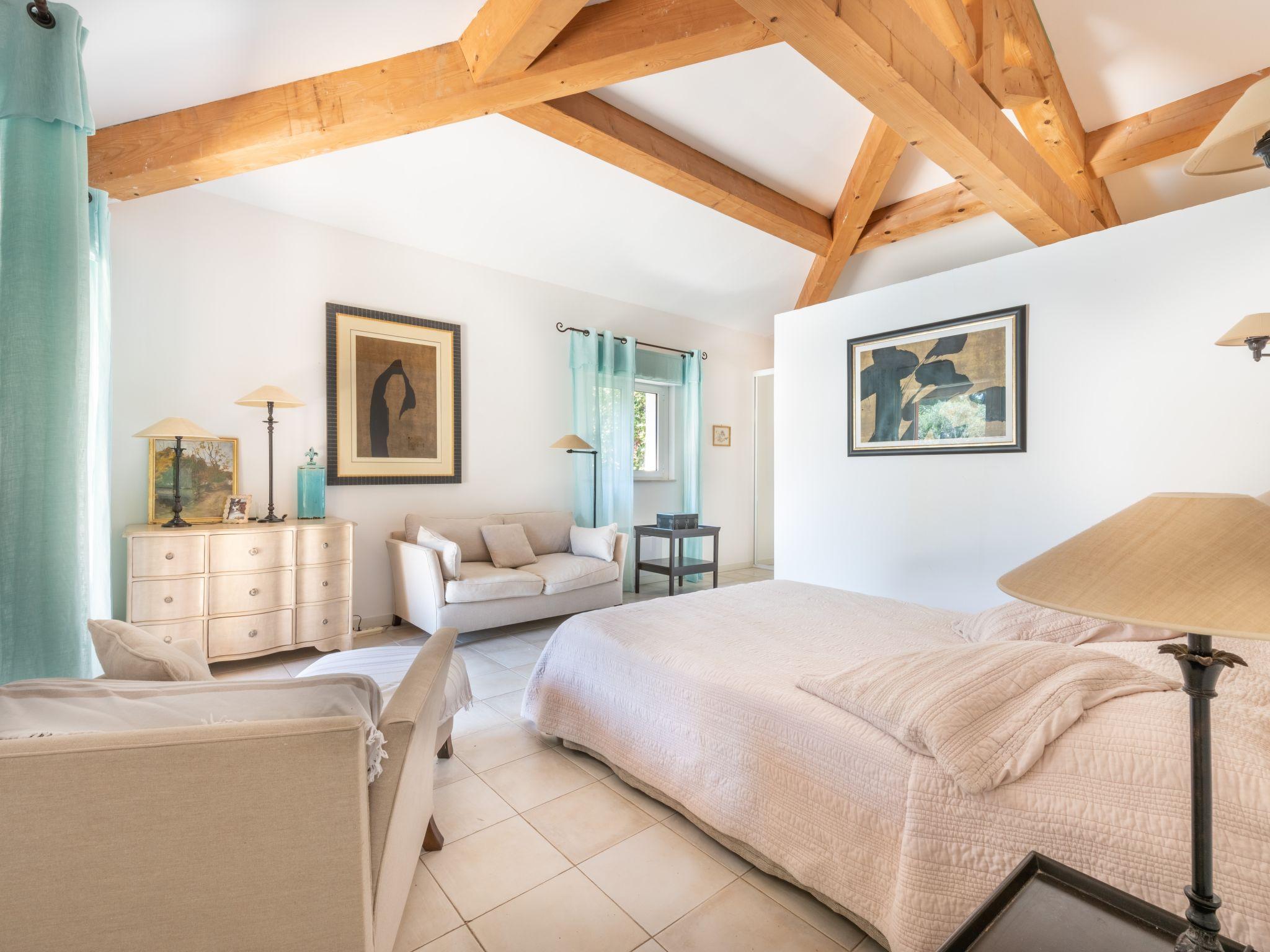 Foto 9 - Casa con 4 camere da letto a Grimaud con piscina privata e vista mare