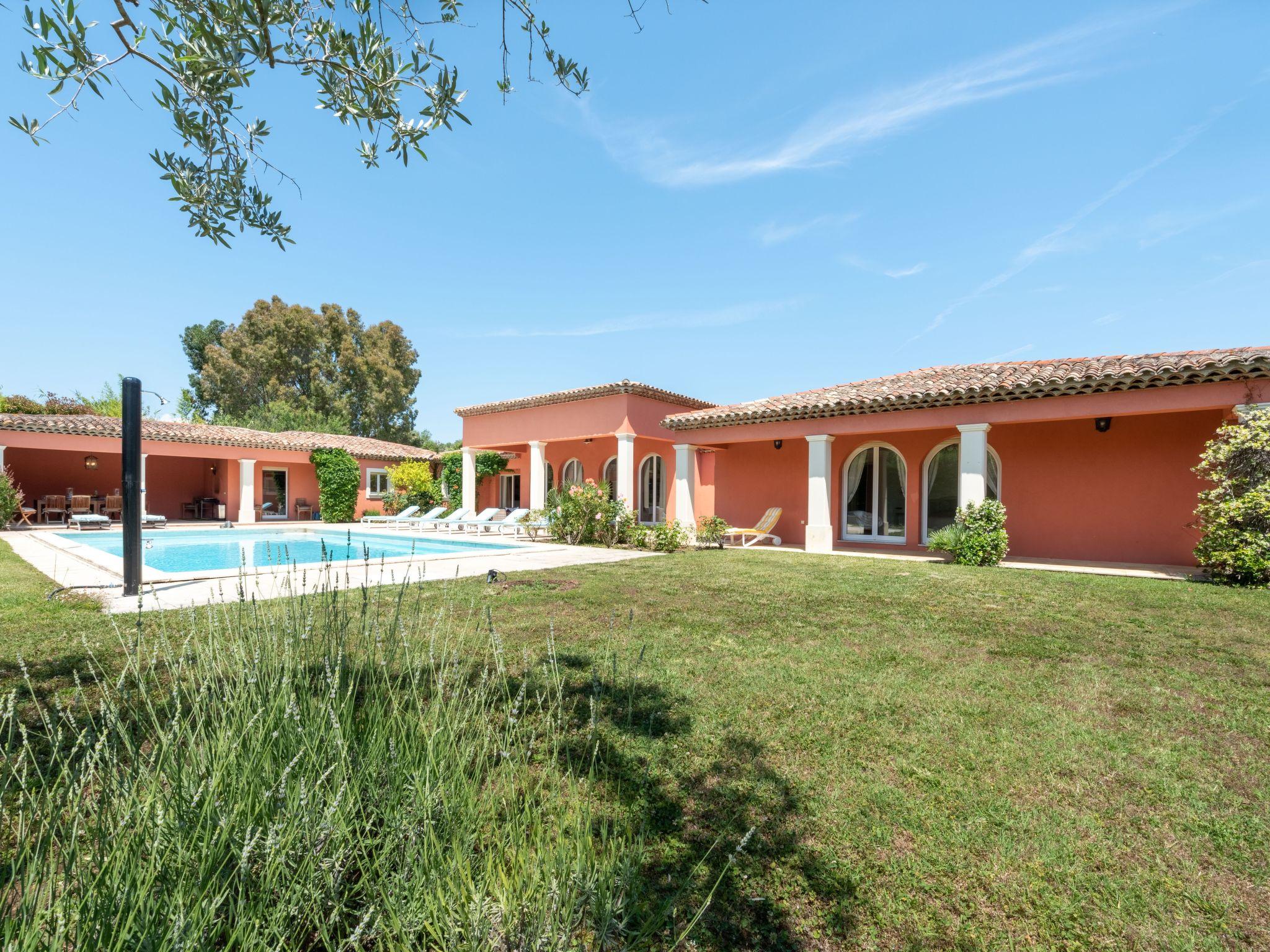 Foto 21 - Casa de 4 quartos em Grimaud com piscina privada e jardim