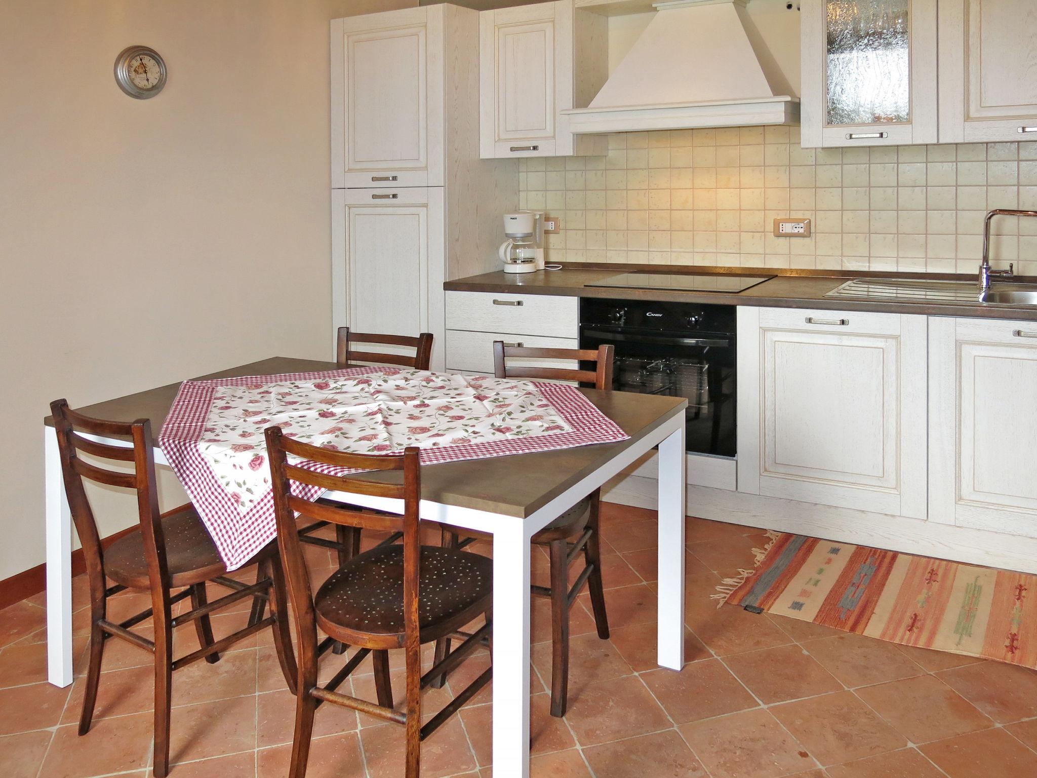 Photo 5 - 2 bedroom Apartment in Cossombrato with swimming pool and garden