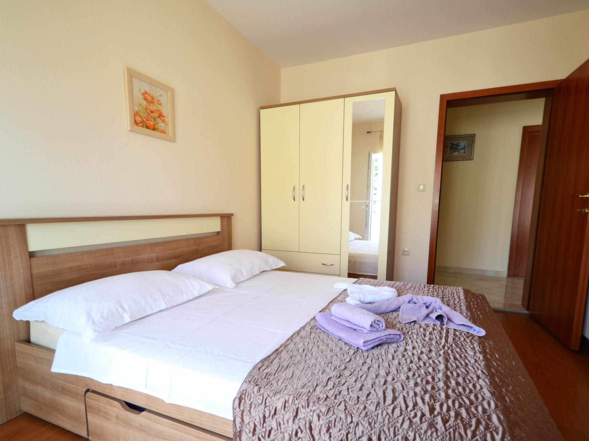 Foto 5 - Appartamento con 2 camere da letto a Sukošan con terrazza e vista mare