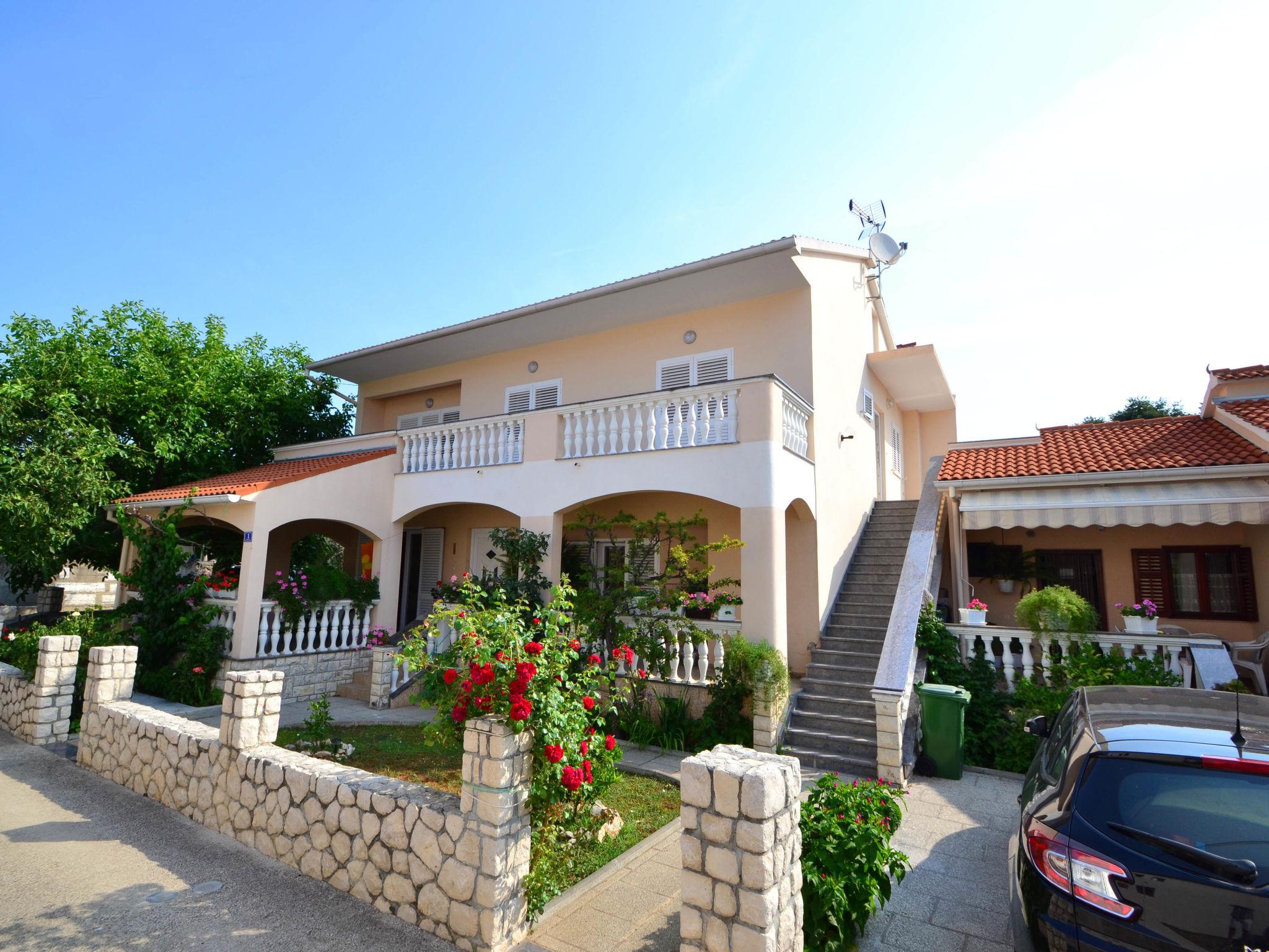 Photo 13 - Appartement de 2 chambres à Sukošan avec jardin et terrasse