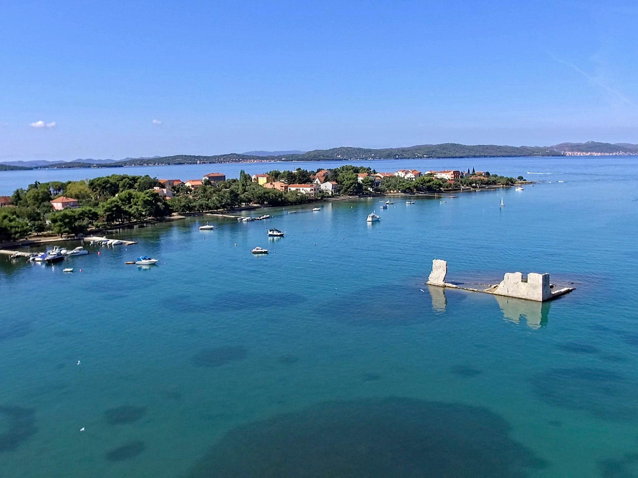 Foto 18 - Apartamento de 2 quartos em Sukošan com terraço e vistas do mar