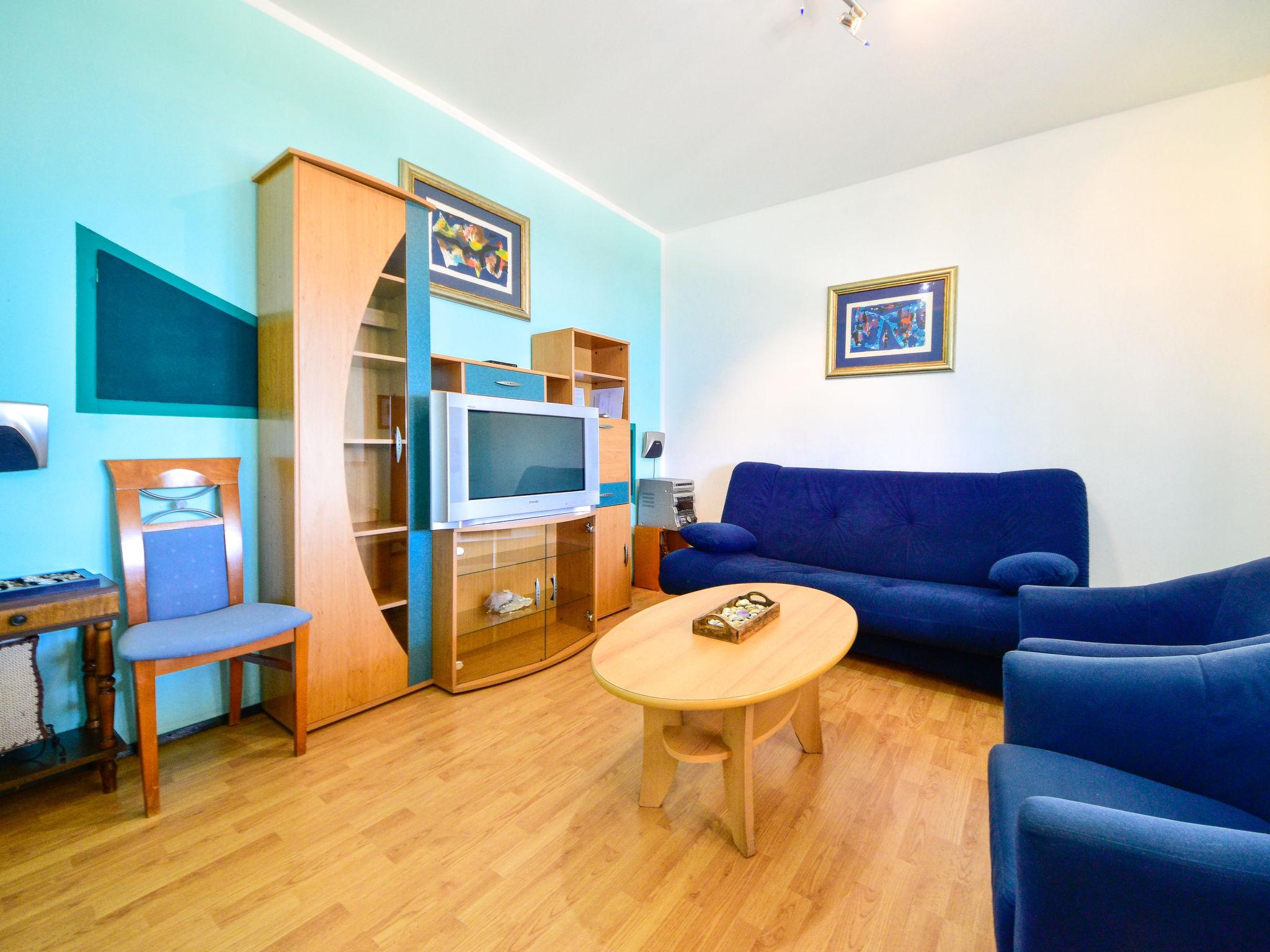 Photo 4 - 2 bedroom Apartment in Rab with terrace and sea view