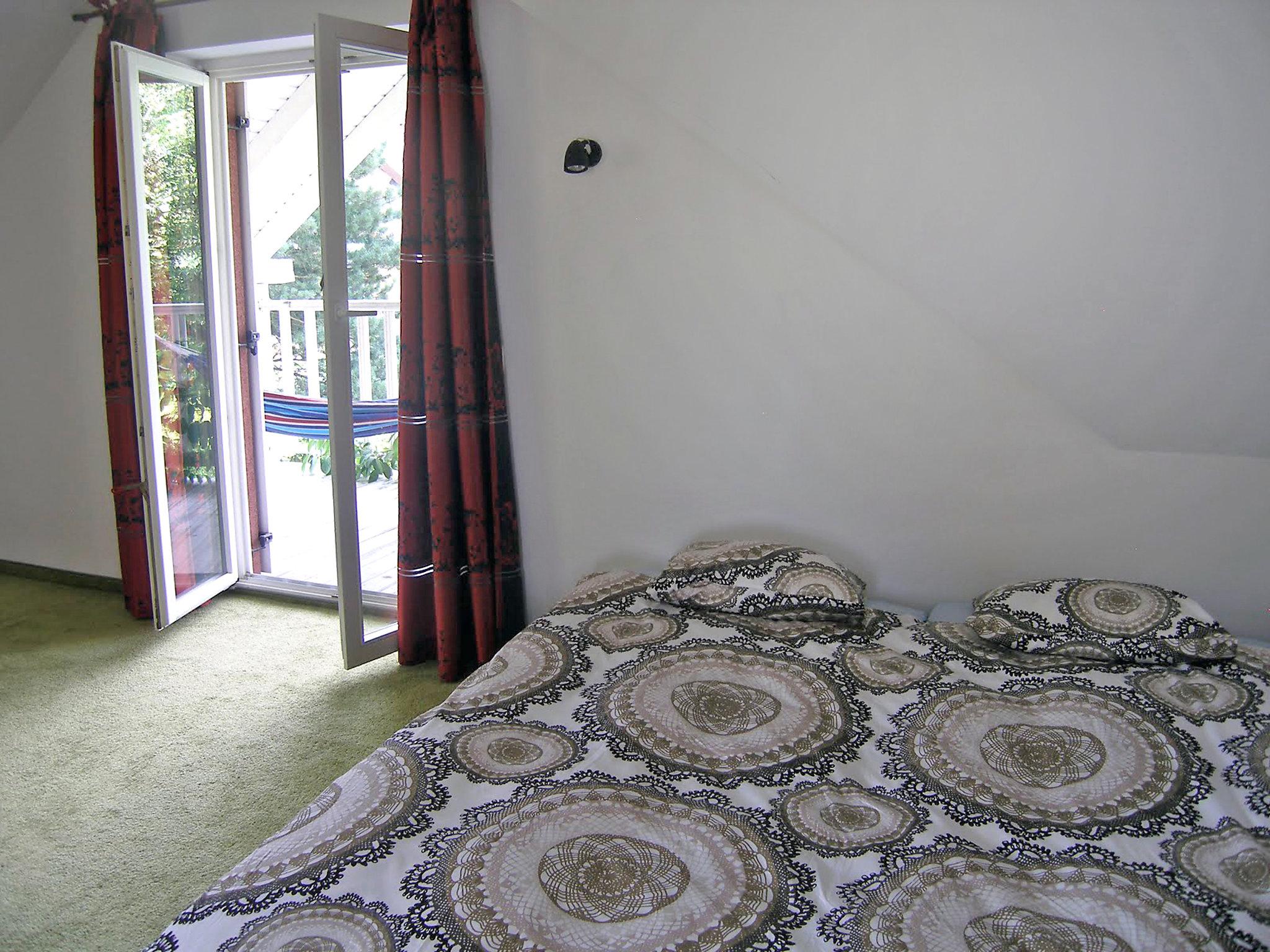 Foto 11 - Haus mit 3 Schlafzimmern in Zielonki mit garten und terrasse