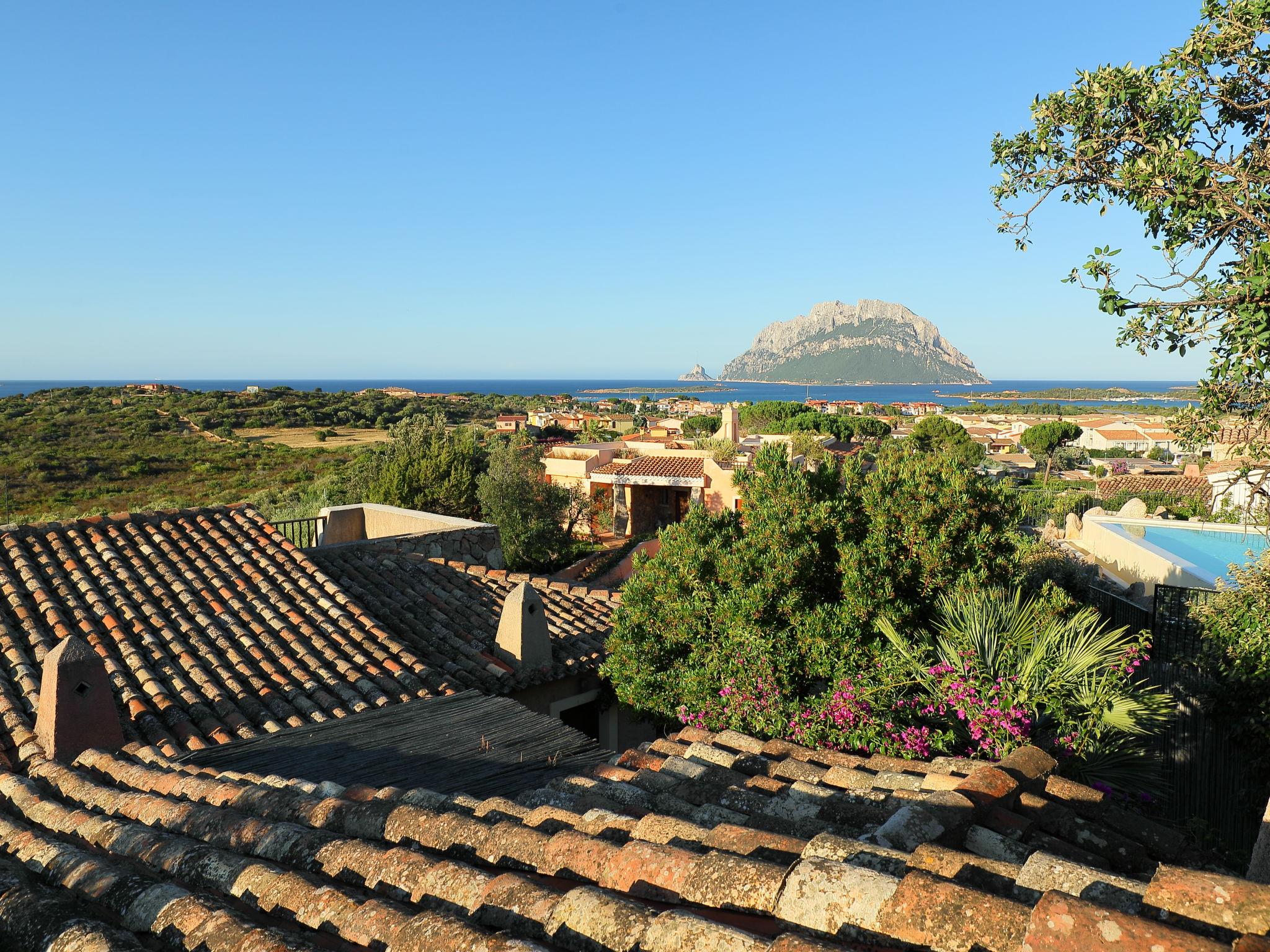 Foto 16 - Haus mit 1 Schlafzimmer in Loiri Porto San Paolo mit schwimmbad und blick aufs meer