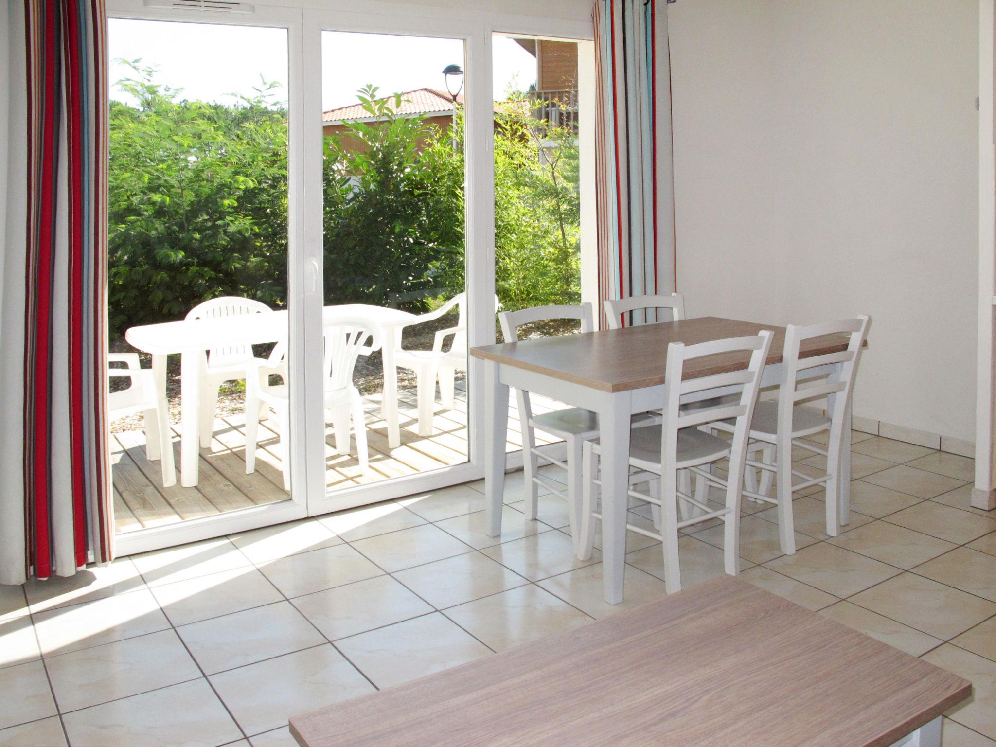 Photo 4 - 1 bedroom Apartment in Parentis-en-Born with swimming pool and terrace