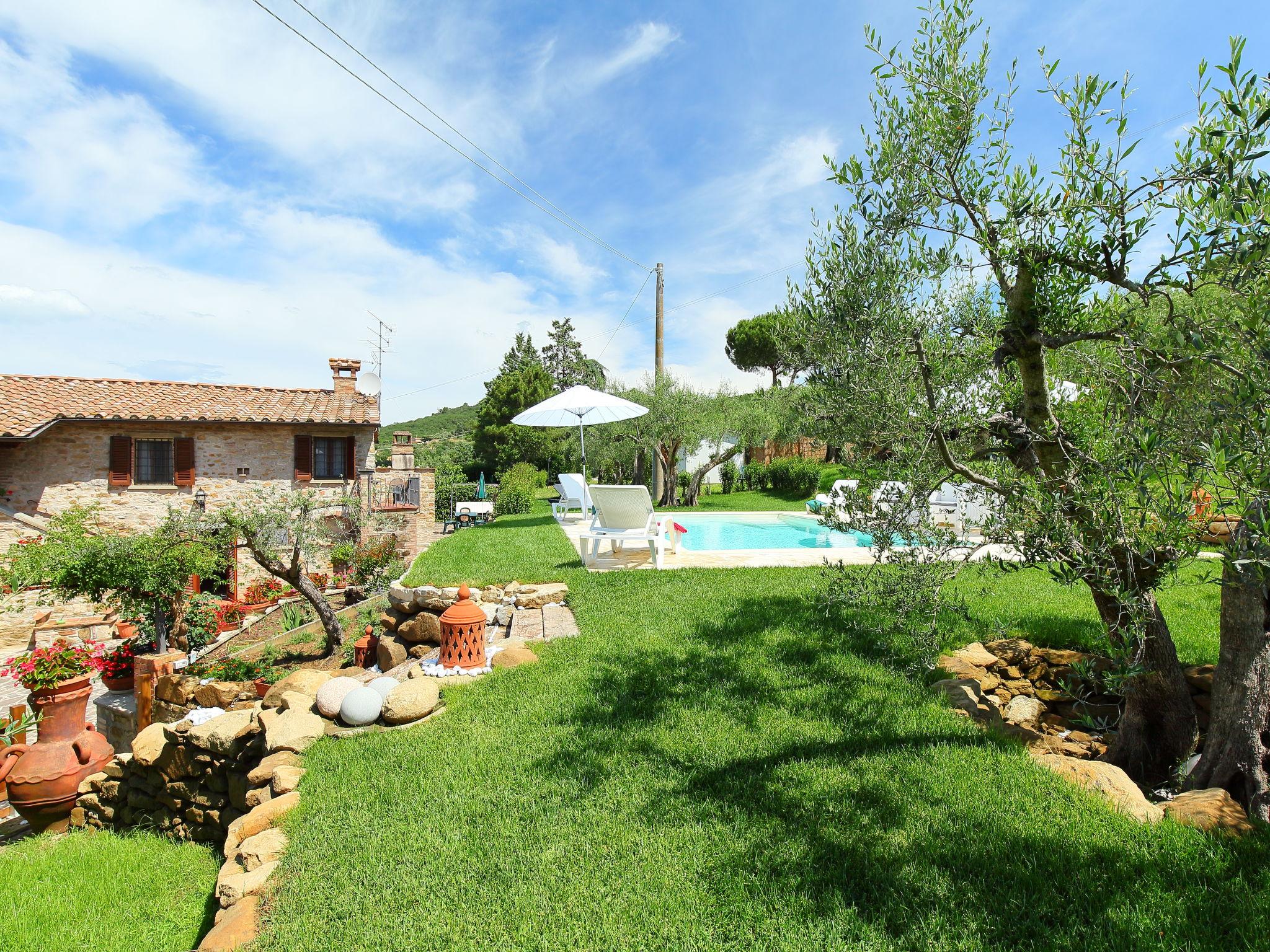 Photo 2 - Maison de 3 chambres à Magione avec piscine privée et vues sur la montagne