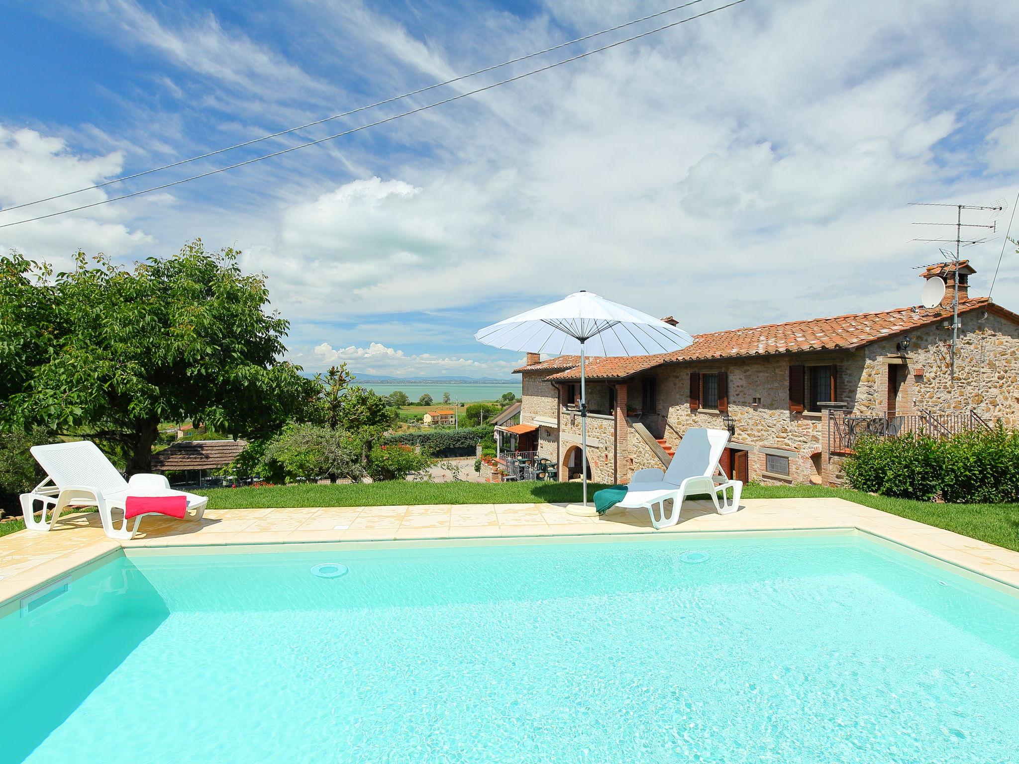 Foto 25 - Casa con 3 camere da letto a Magione con piscina privata e vista sulle montagne