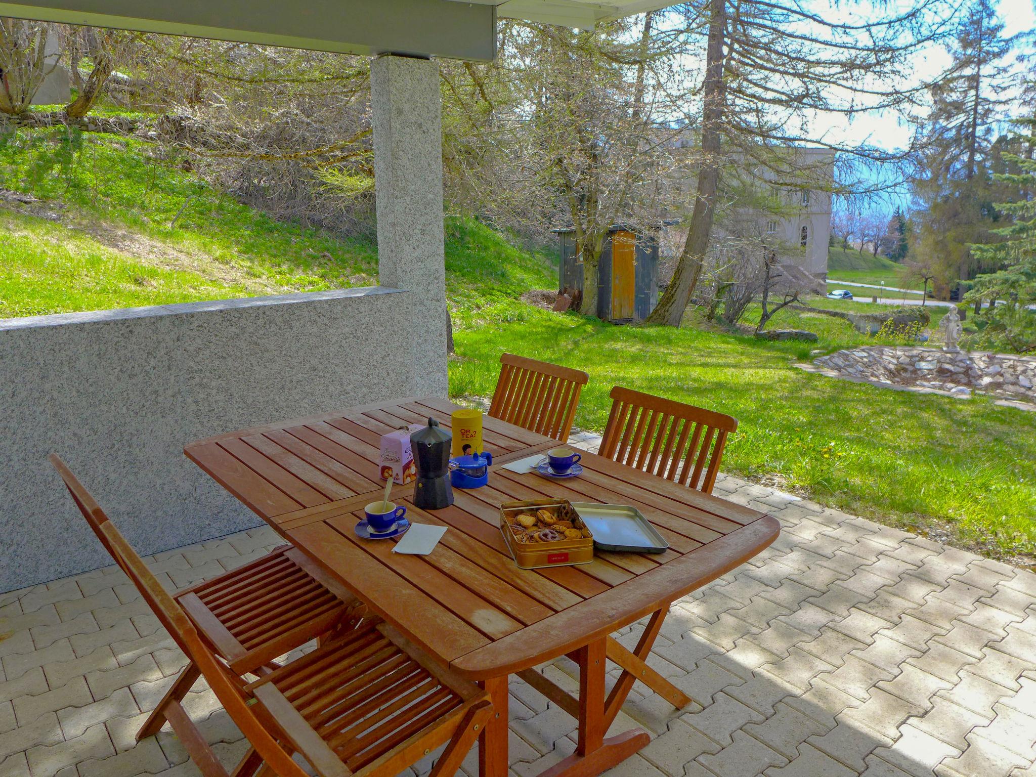 Foto 1 - Apartamento de 1 habitación en Crans-Montana con jardín y vistas a la montaña
