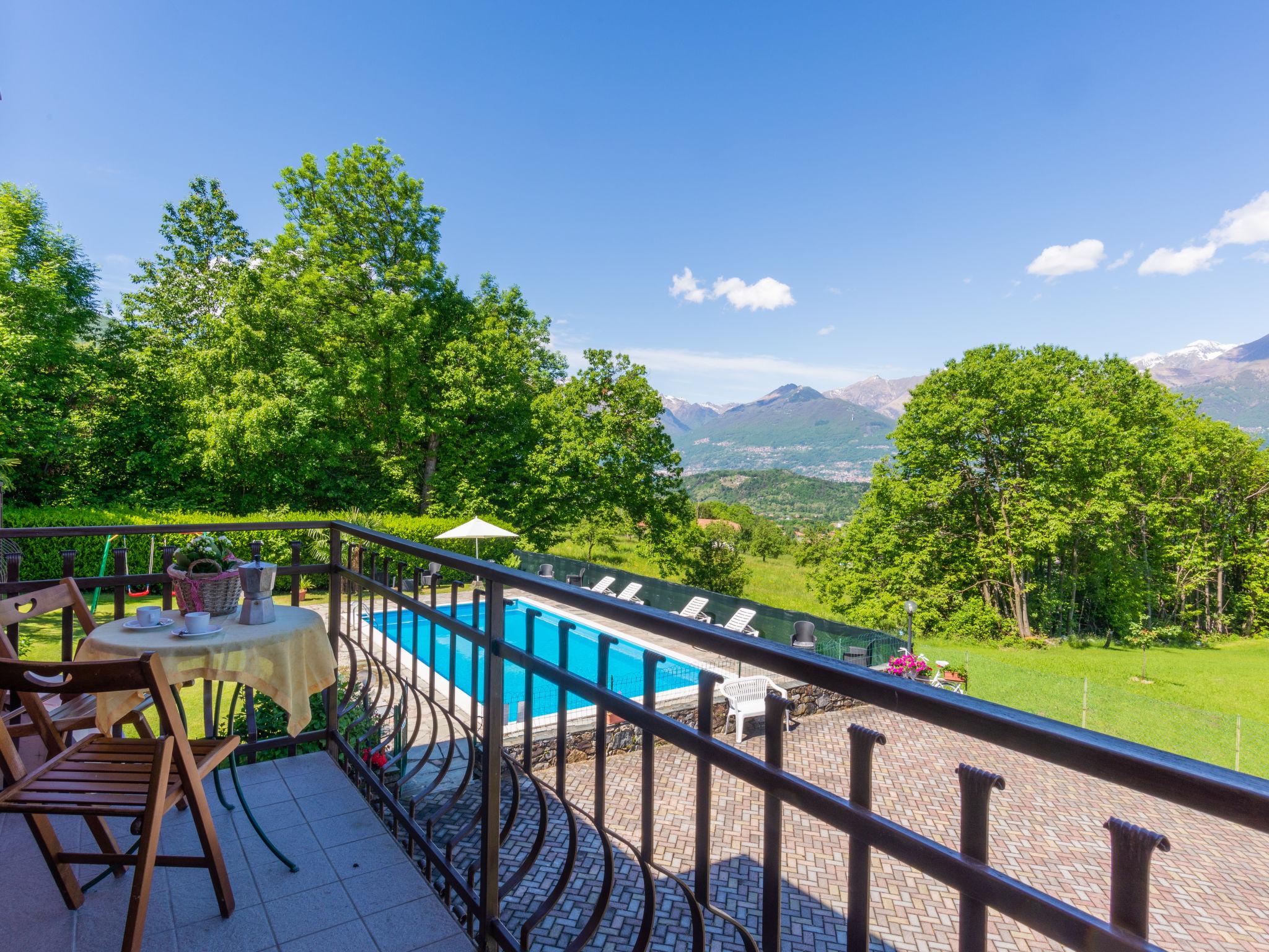 Foto 4 - Casa de 2 quartos em Colico com piscina e jardim