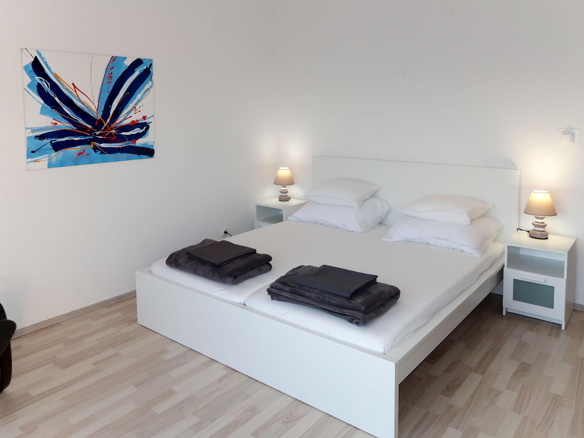 Foto 14 - Appartamento con 2 camere da letto a Omiš con vista mare