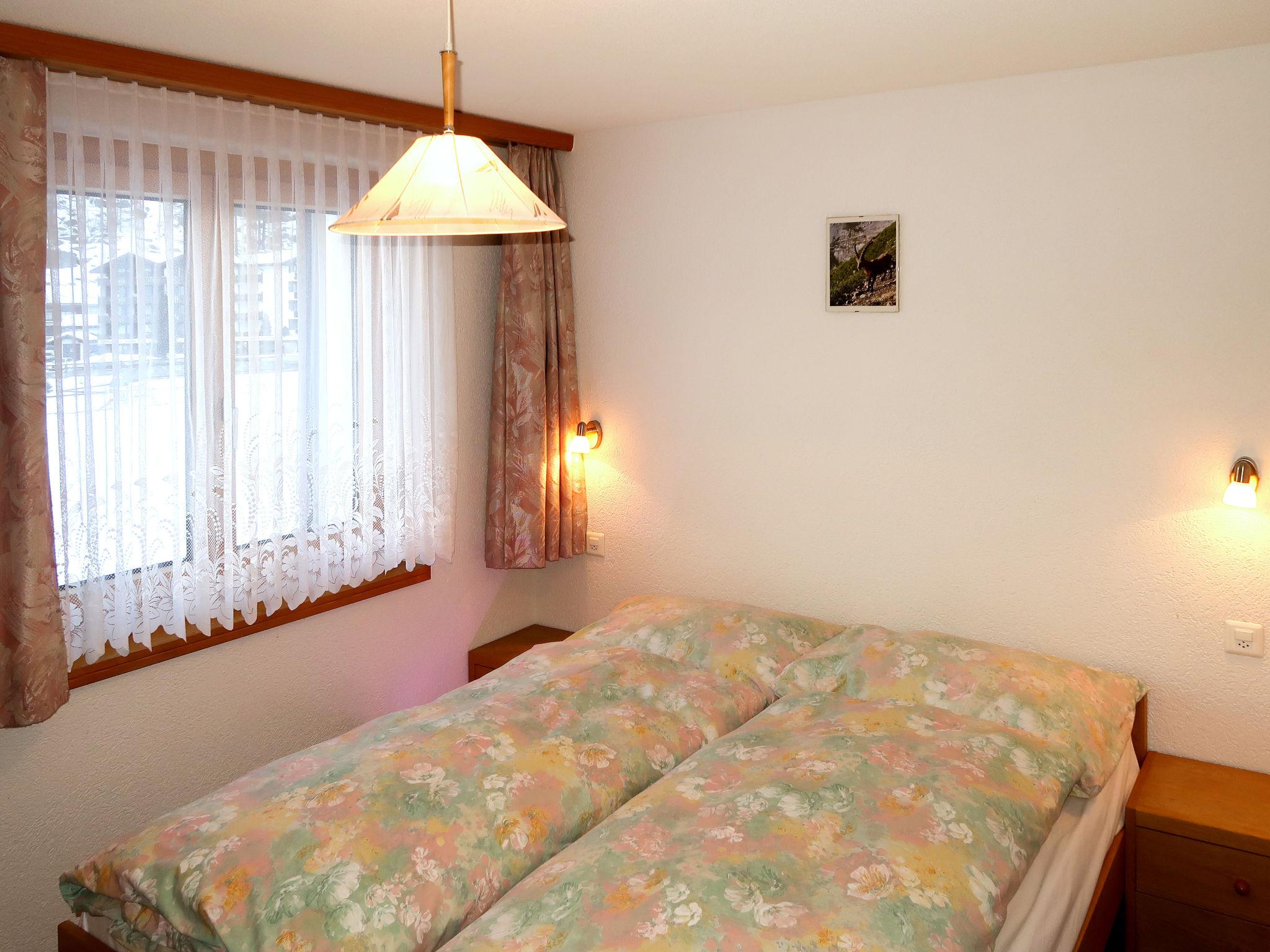 Foto 8 - Appartamento con 2 camere da letto a Saas-Almagell con vista sulle montagne